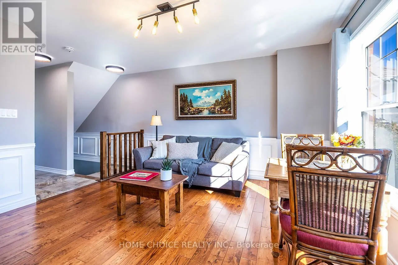 912 BROADWAY BOULEVARD