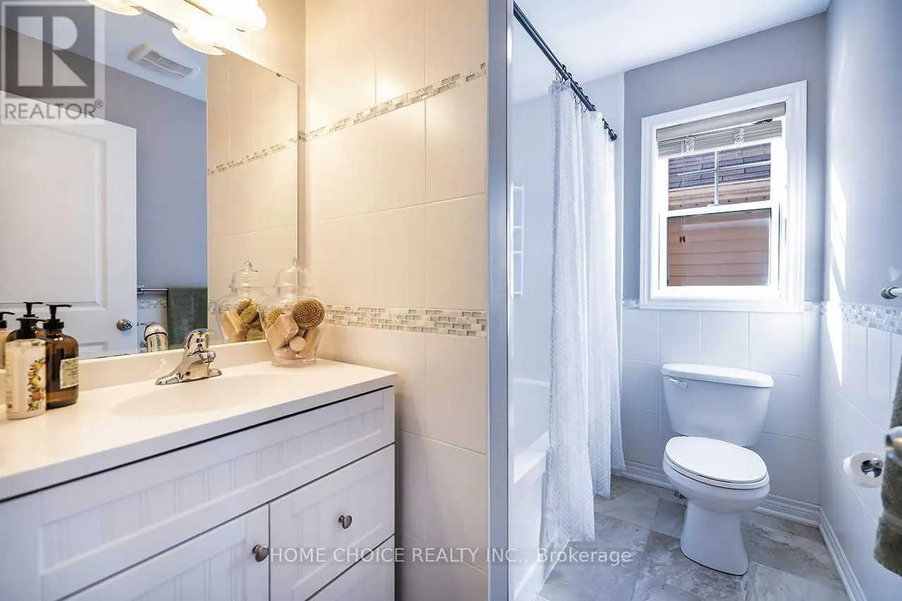 912 BROADWAY BOULEVARD