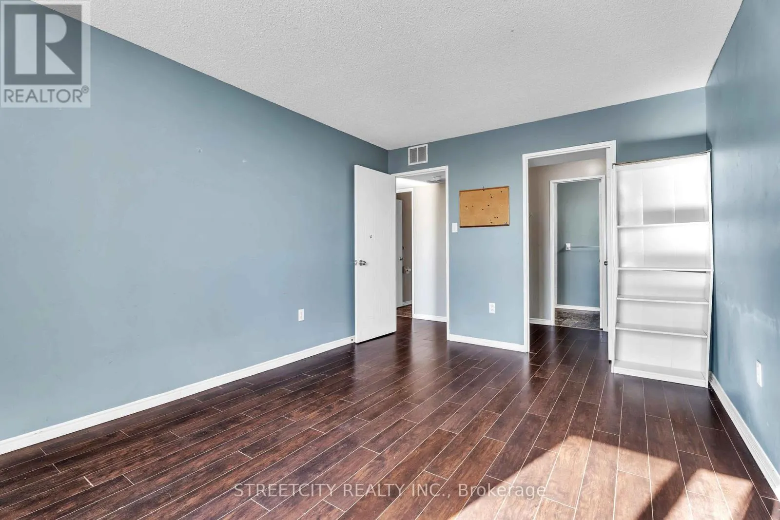 710 - 30 CHAPMAN COURT, #710