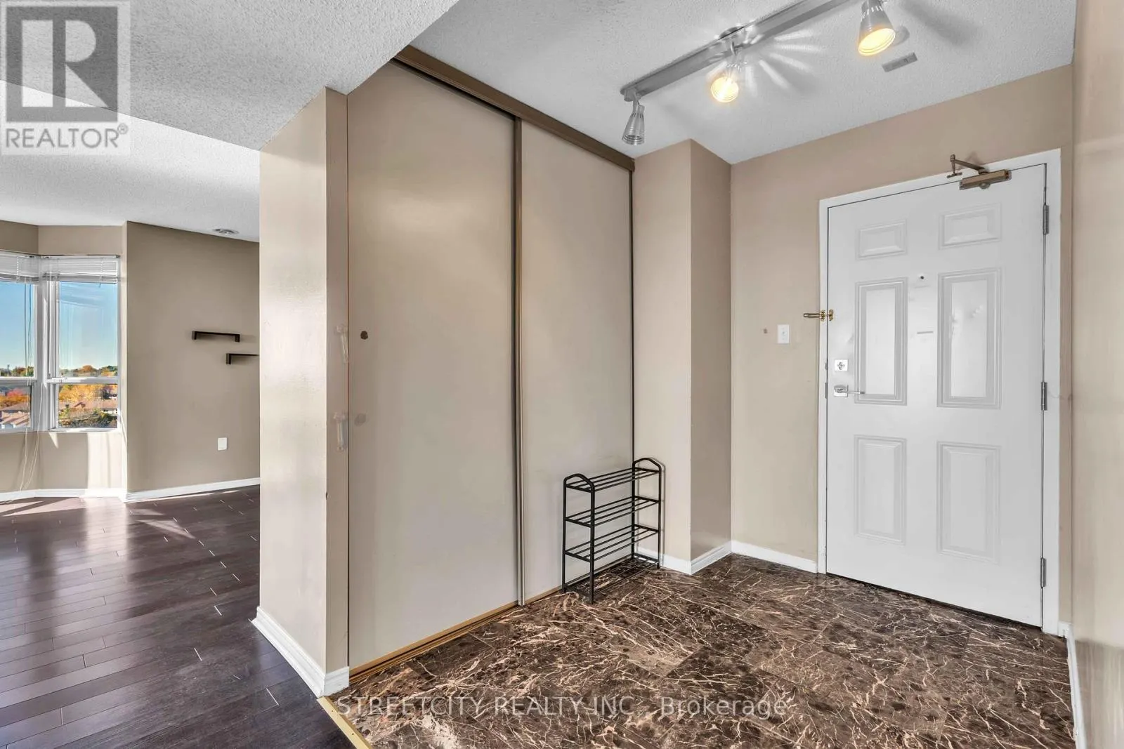 710 - 30 CHAPMAN COURT, #710