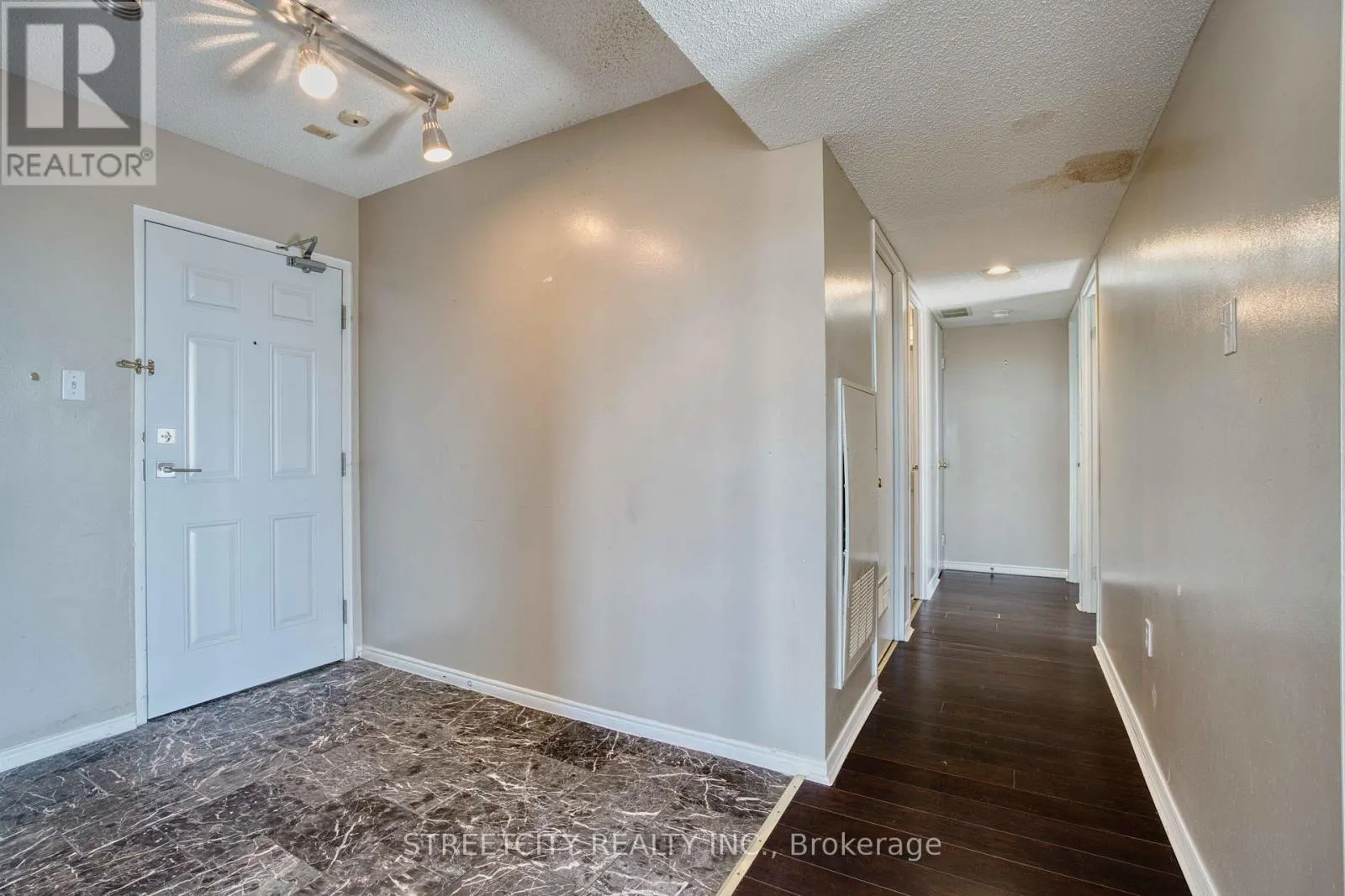 710 - 30 CHAPMAN COURT, #710