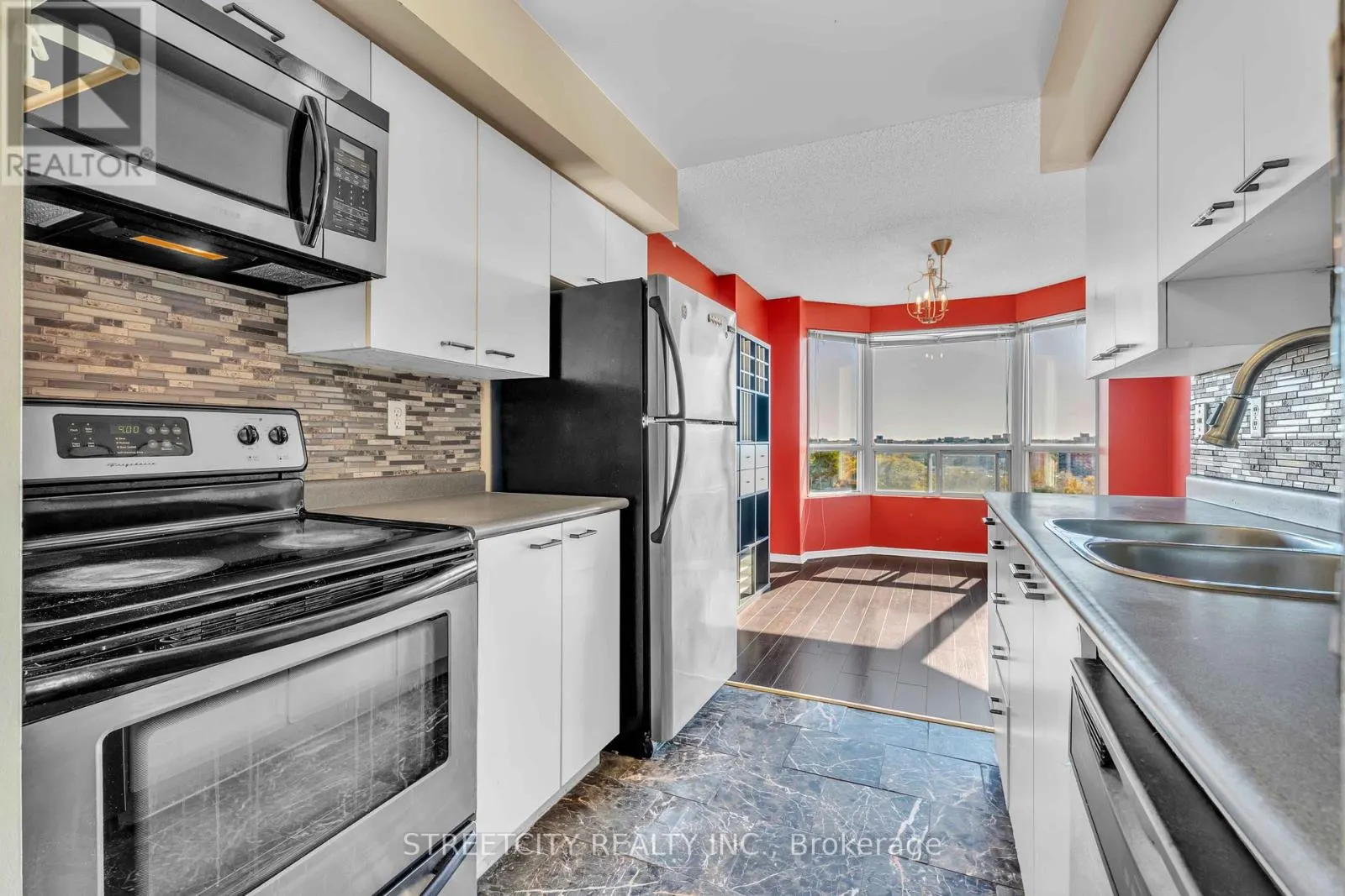 710 - 30 CHAPMAN COURT, #710