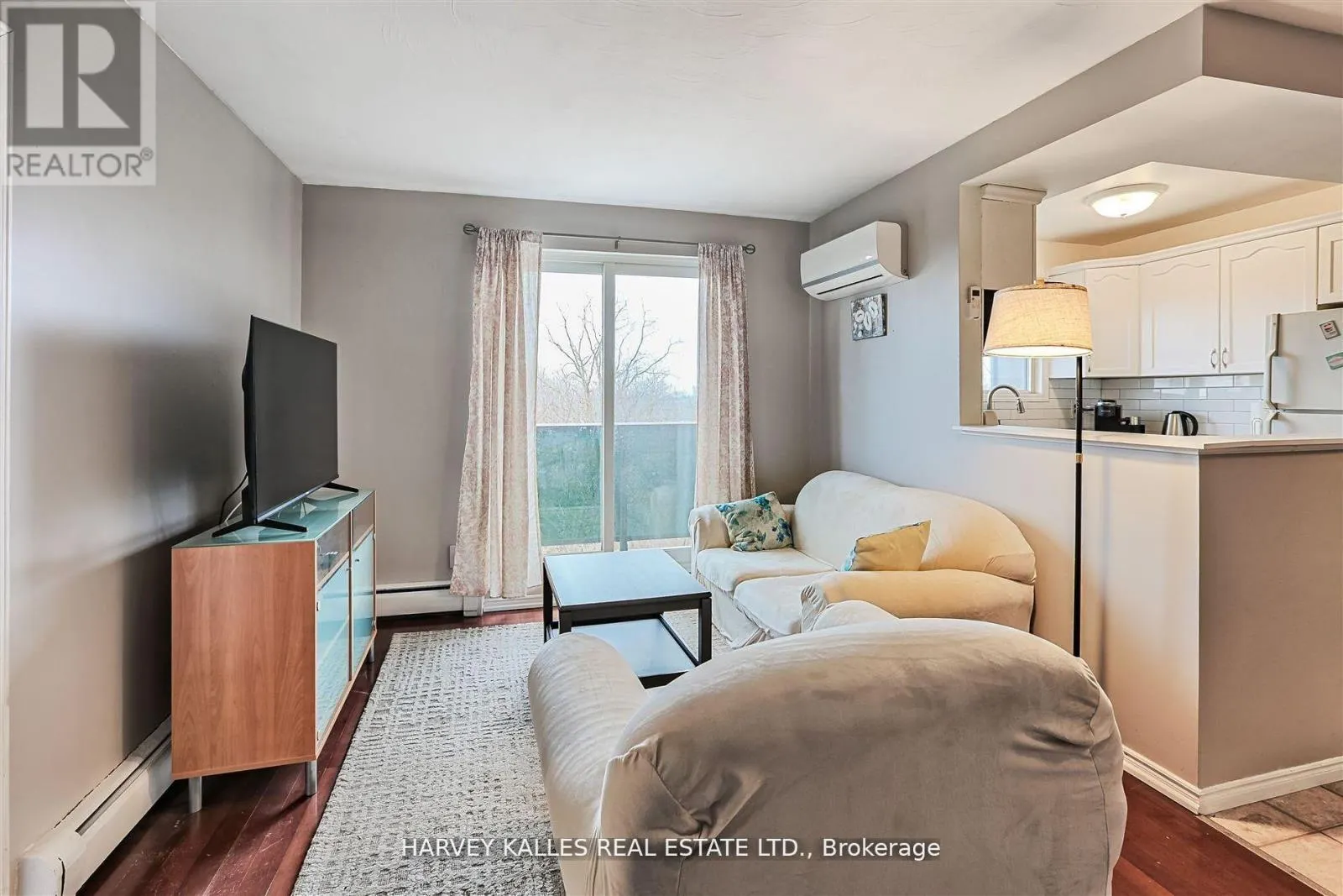 45 - 2373 KING STREET E