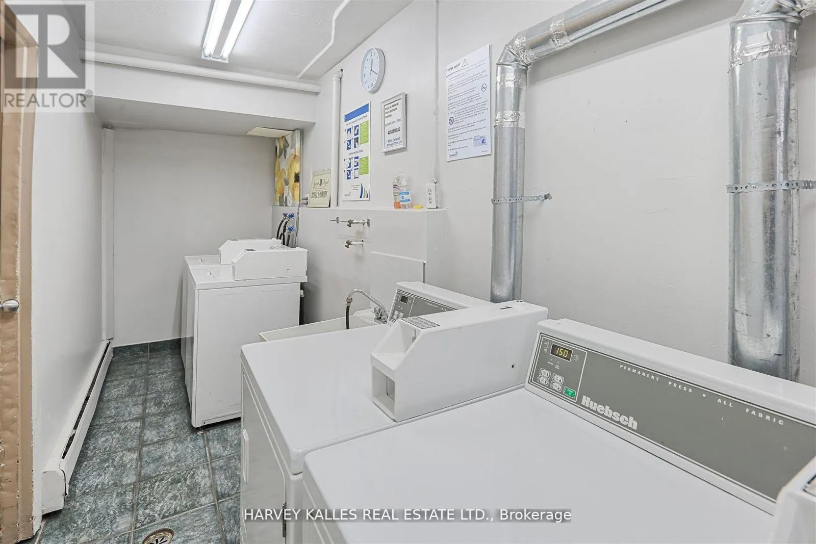 45 - 2373 KING STREET E