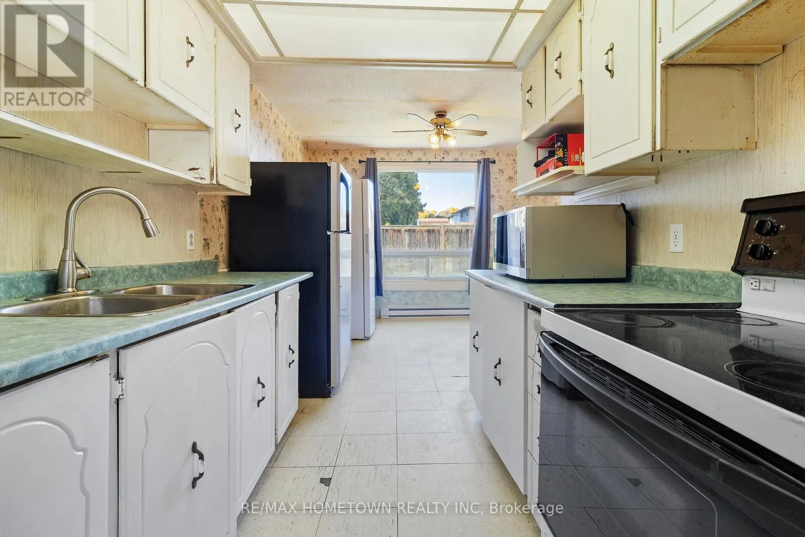 5 - 1293 VISTA DRIVE