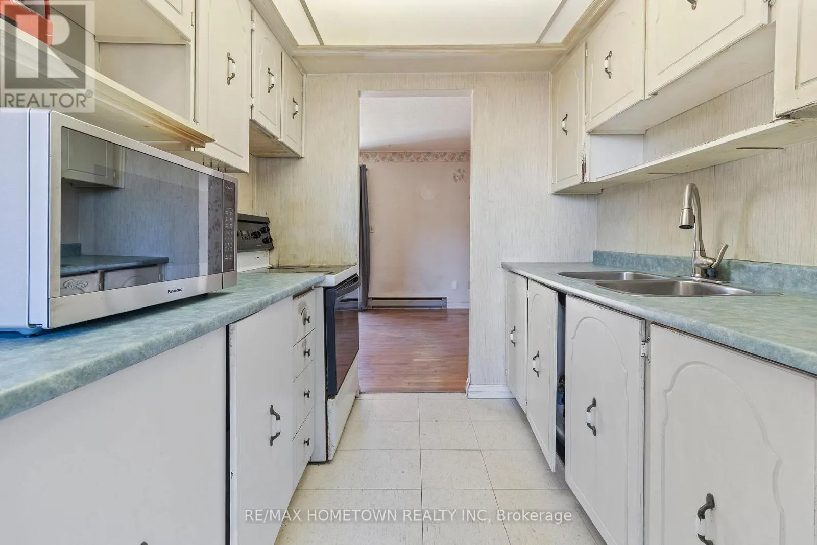 5 - 1293 VISTA DRIVE