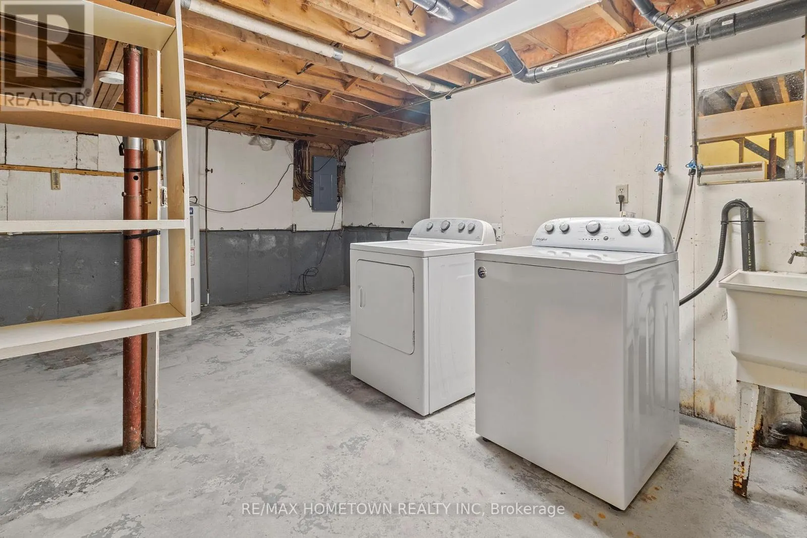 5 - 1293 VISTA DRIVE