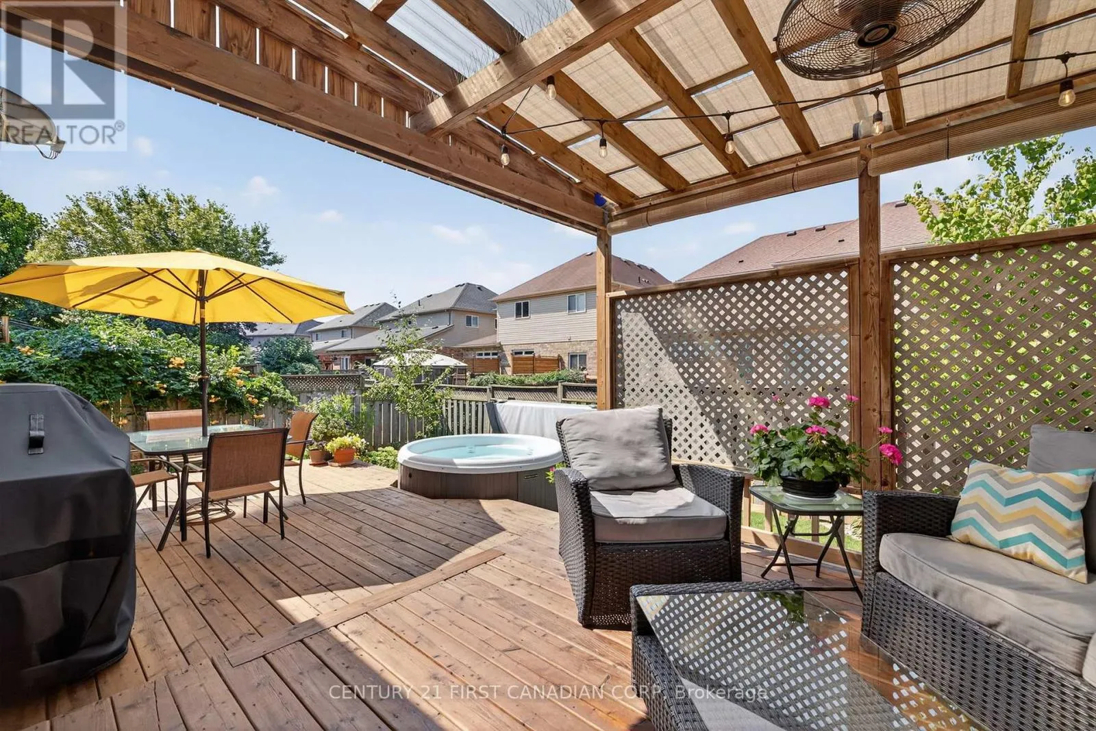 801 NORTH LEAKSDALE CIRCLE