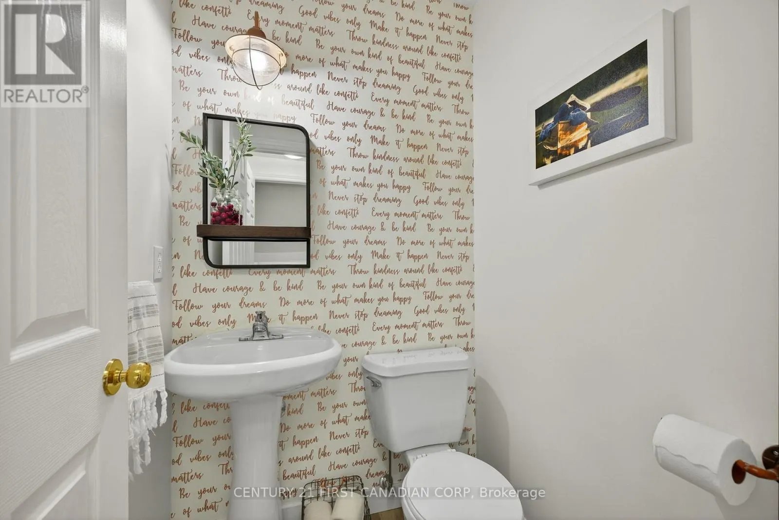 801 NORTH LEAKSDALE CIRCLE