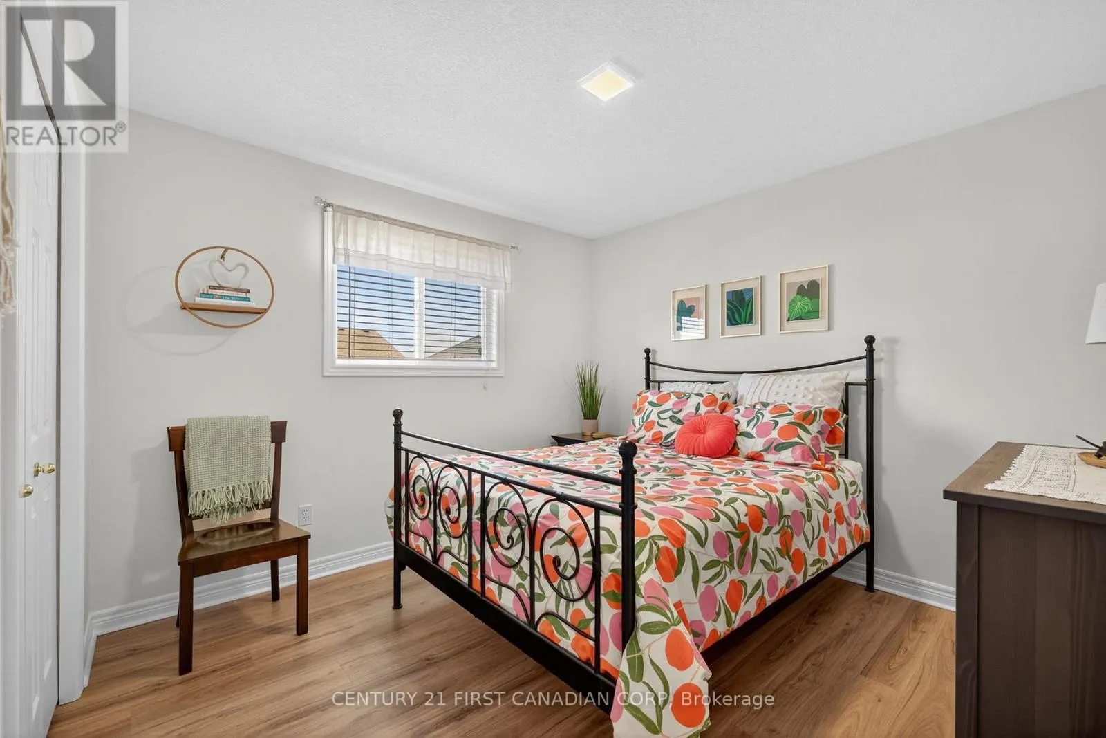 801 NORTH LEAKSDALE CIRCLE