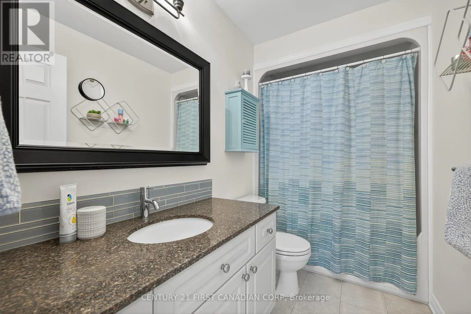 801 NORTH LEAKSDALE CIRCLE