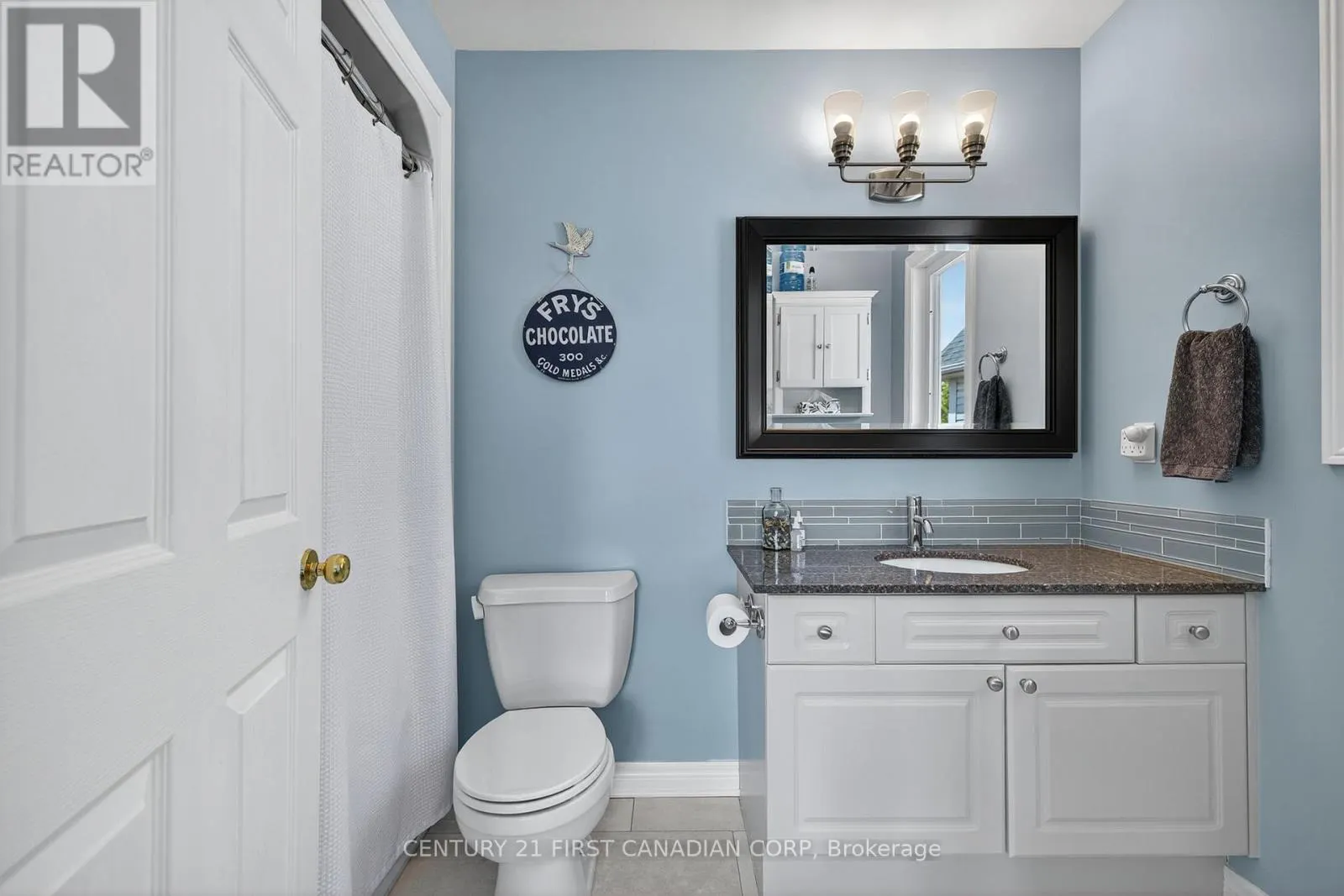 801 NORTH LEAKSDALE CIRCLE