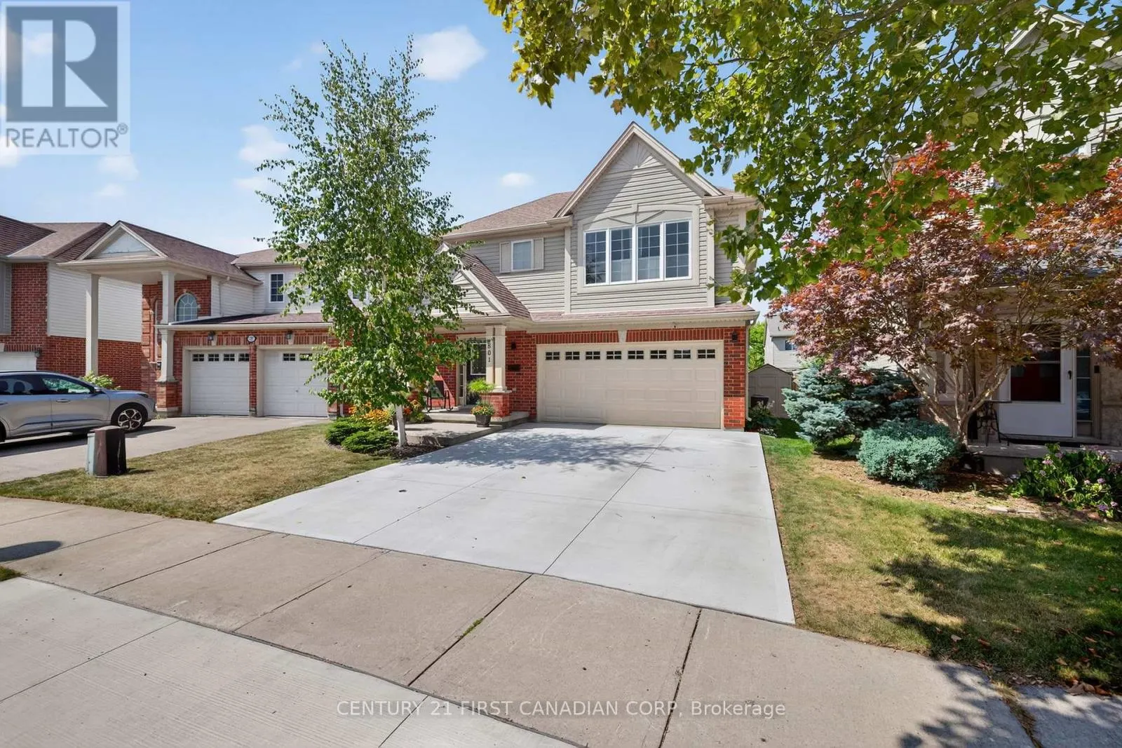 801 NORTH LEAKSDALE CIRCLE