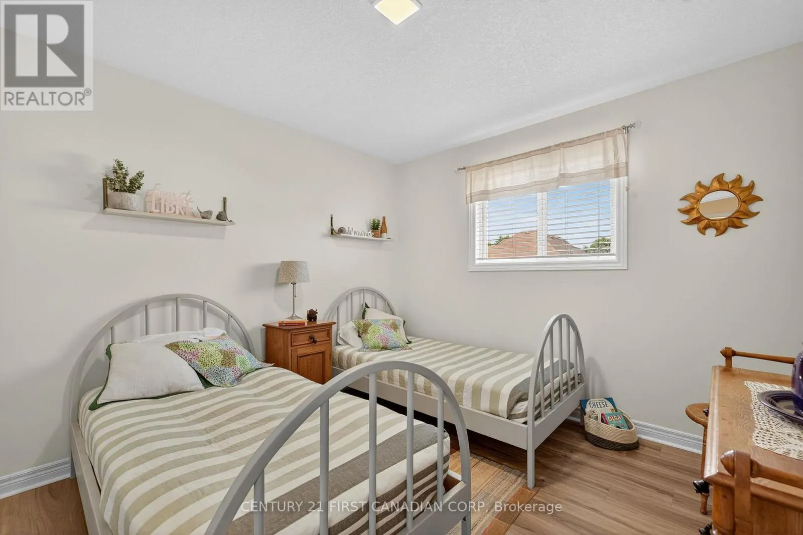 801 NORTH LEAKSDALE CIRCLE