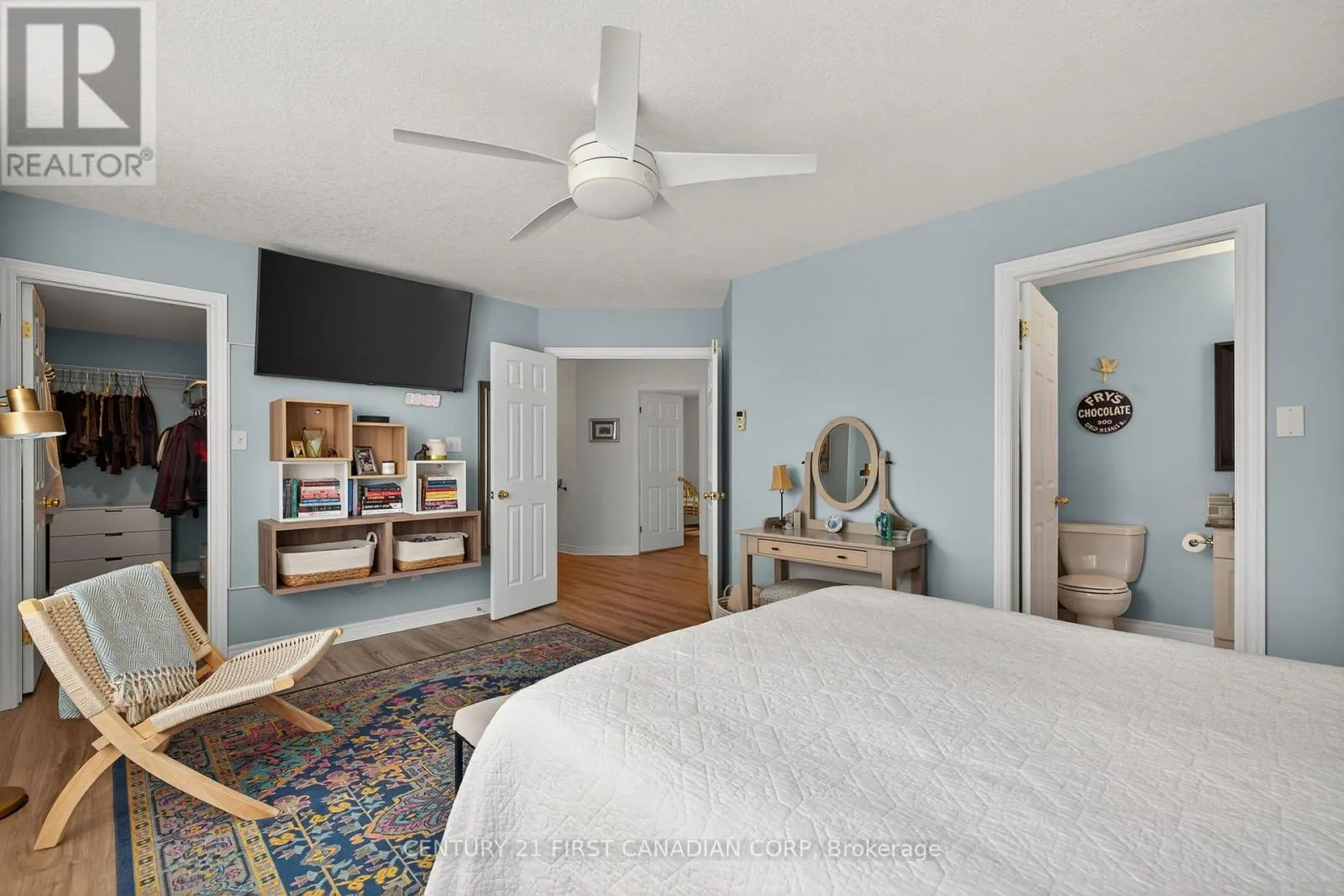 801 NORTH LEAKSDALE CIRCLE