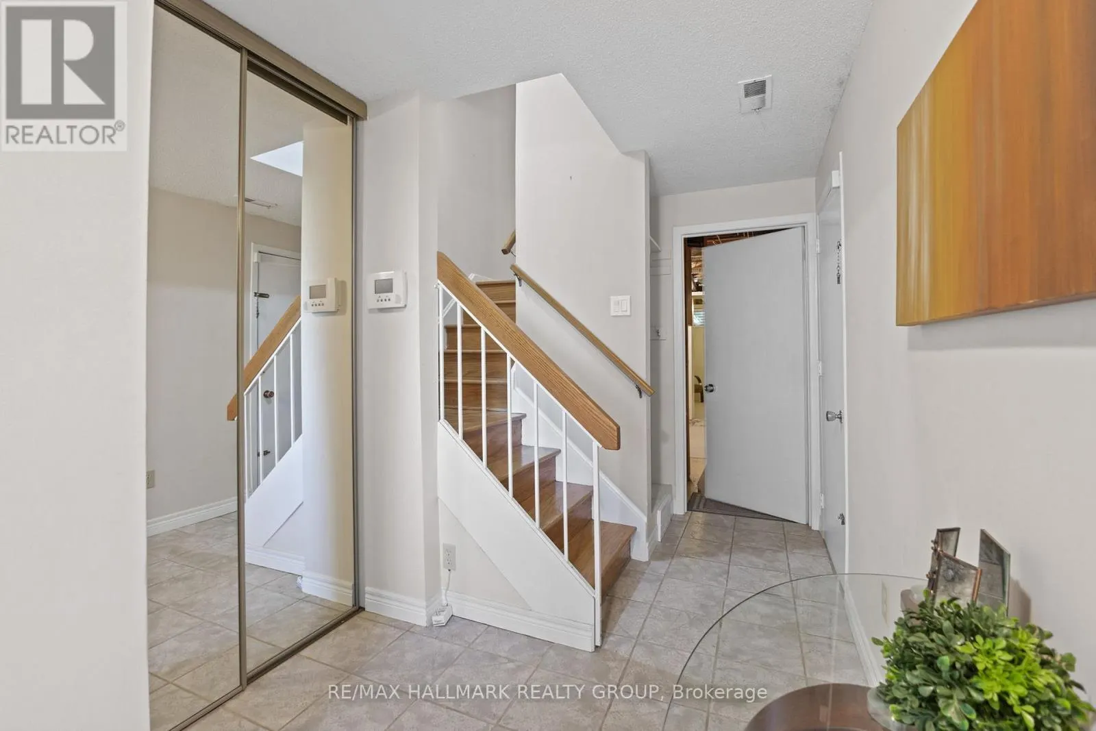 2026 GATINEAU VIEW CRESCENT