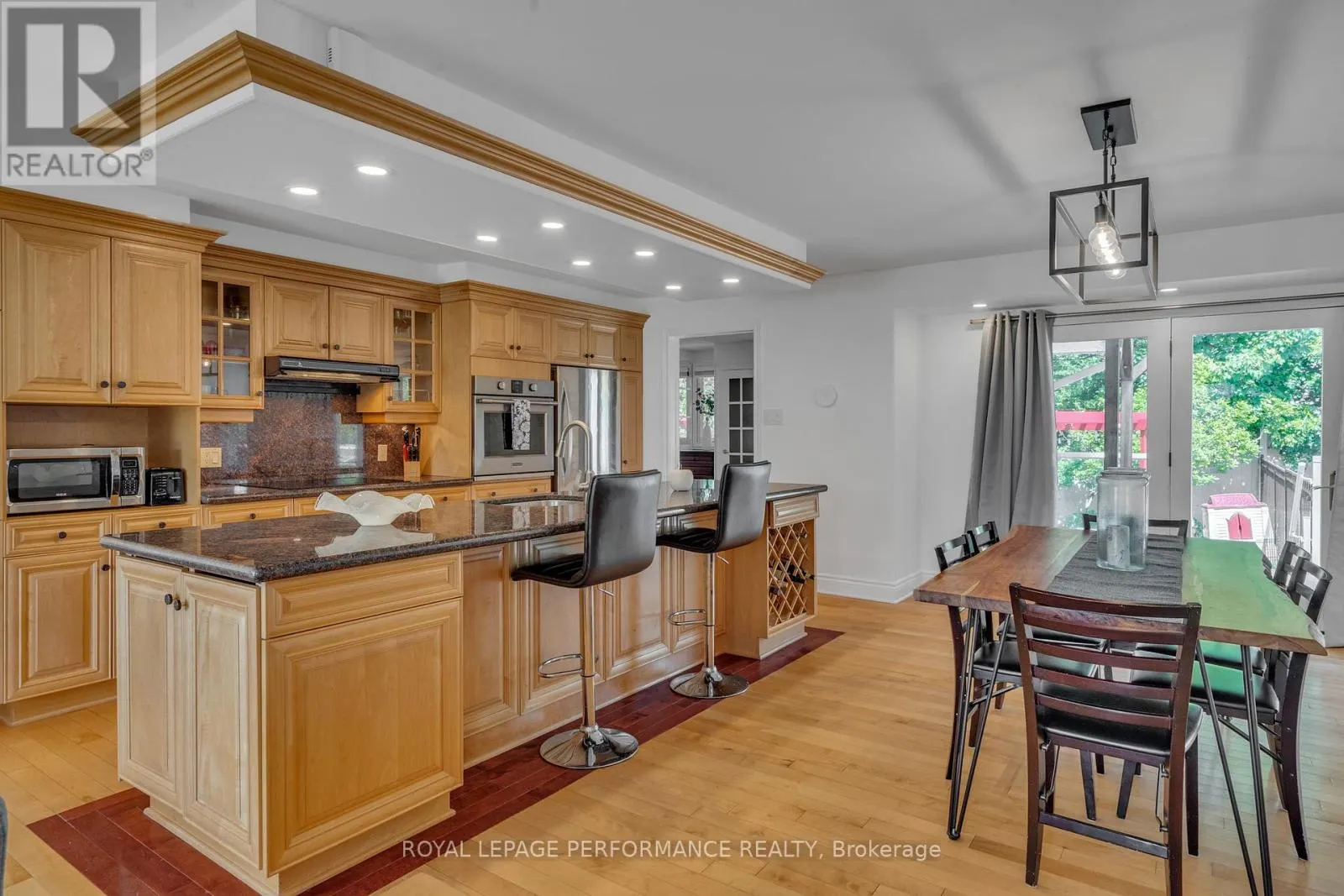 1369 FONTENAY CRESCENT