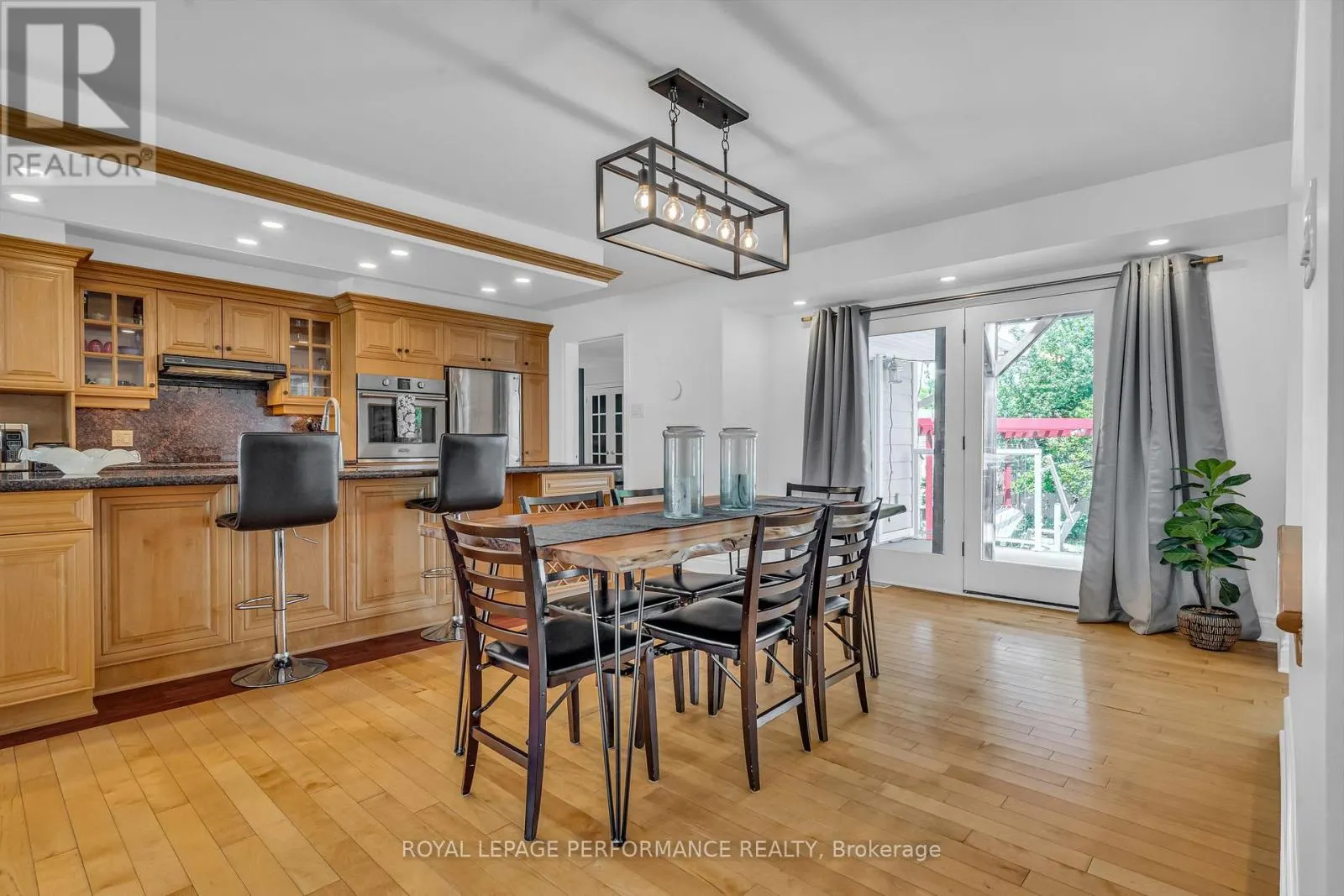 1369 FONTENAY CRESCENT