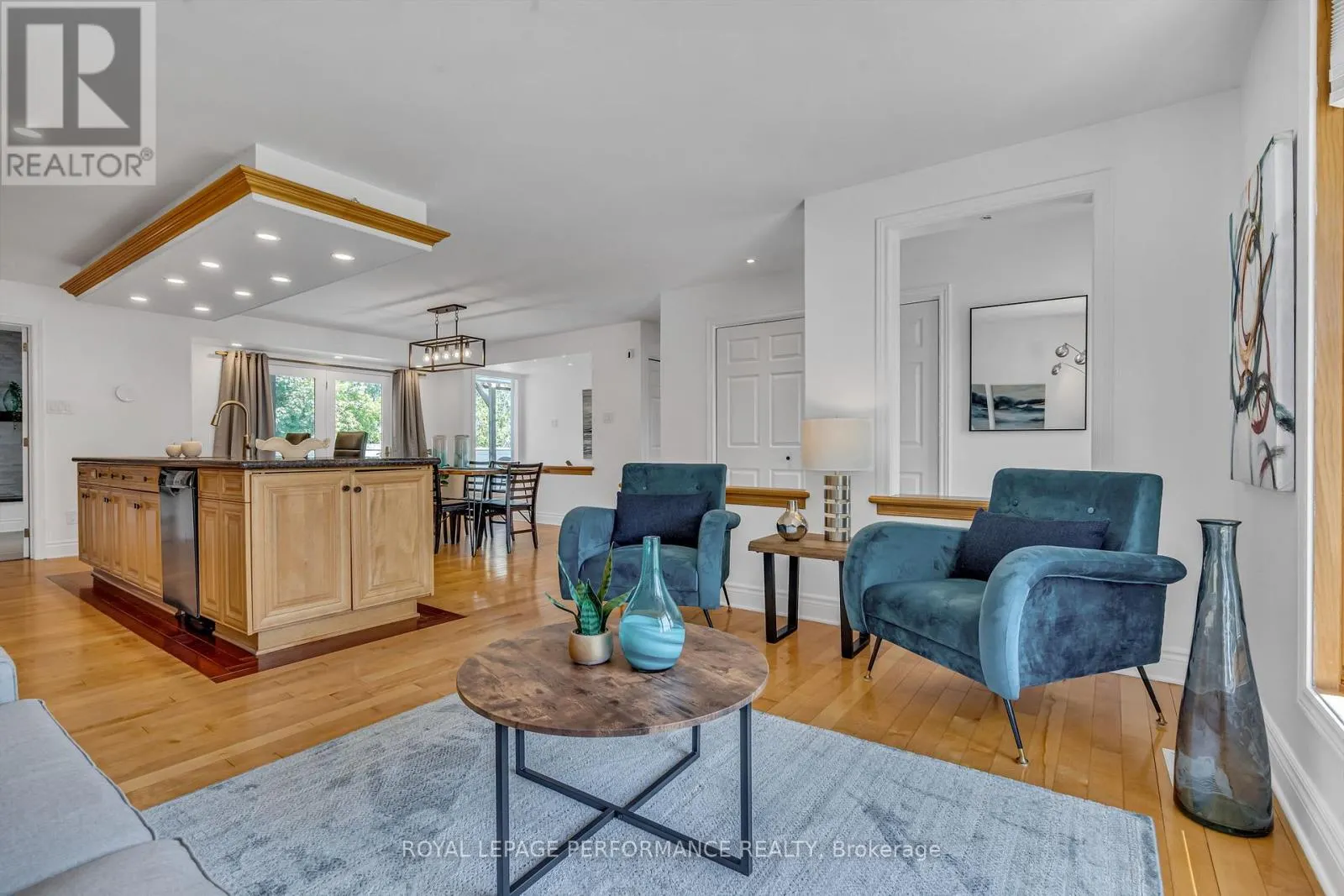 1369 FONTENAY CRESCENT