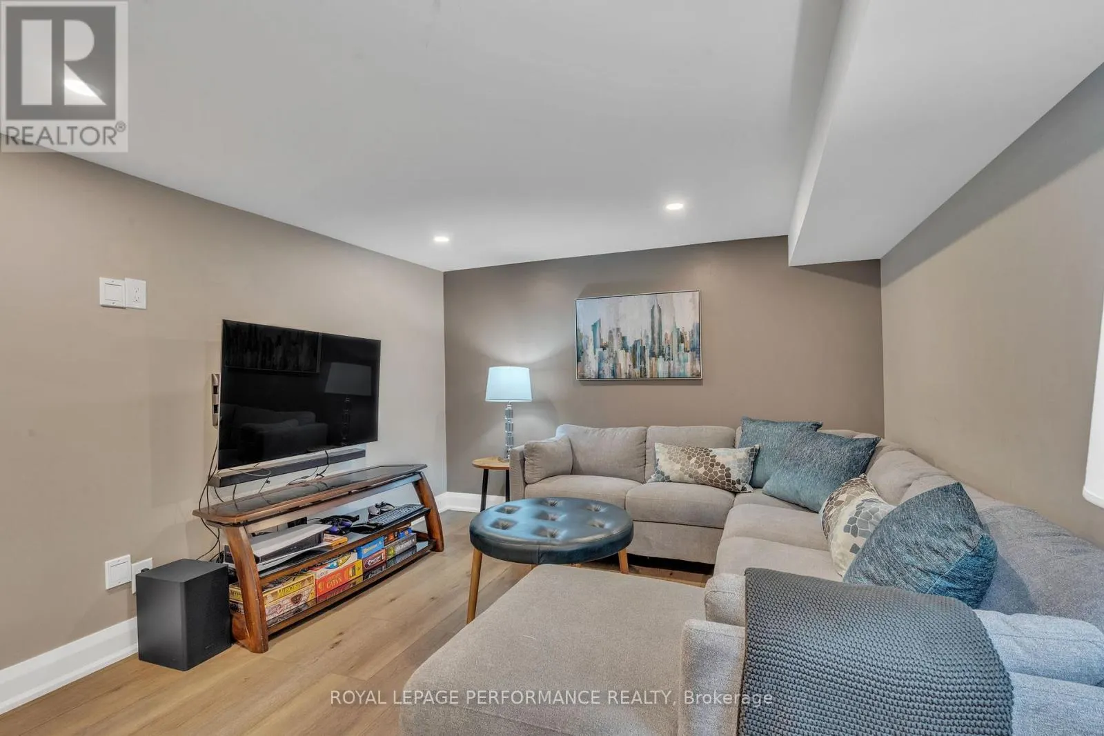 1369 FONTENAY CRESCENT