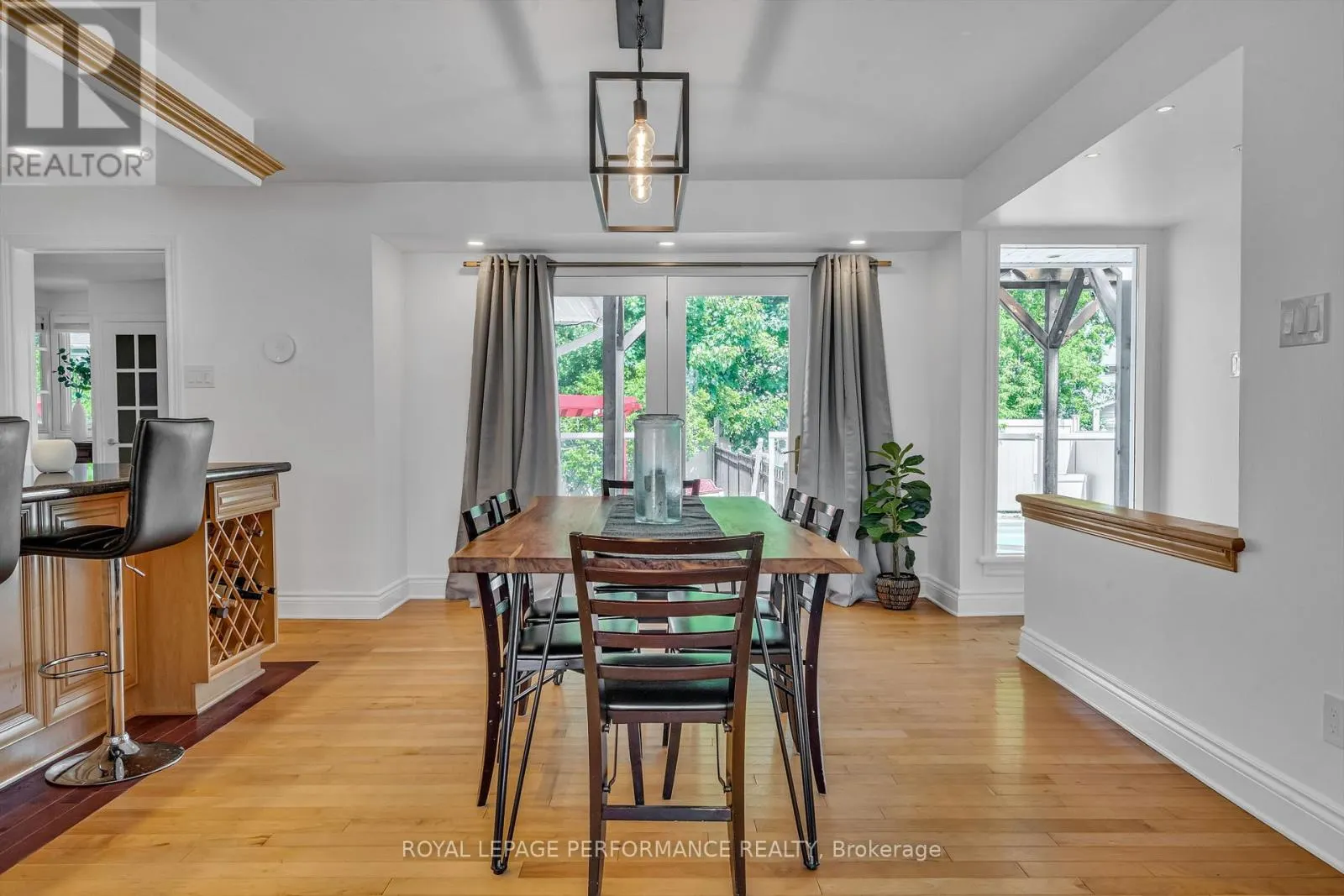 1369 FONTENAY CRESCENT