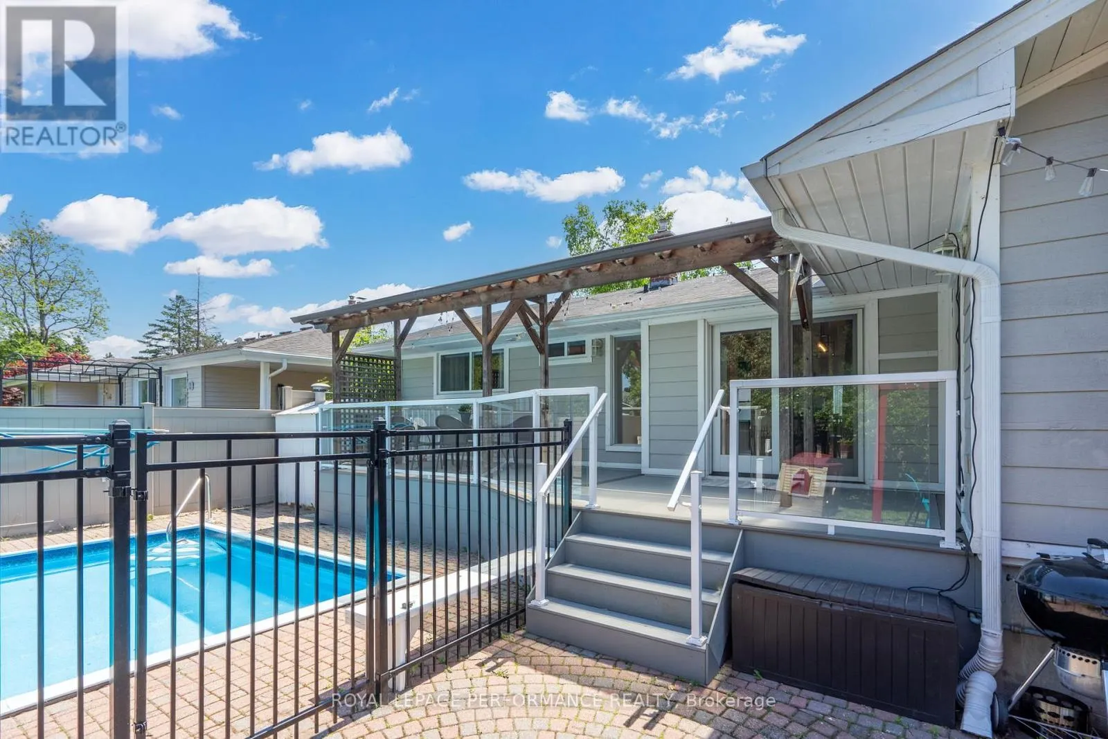 1369 FONTENAY CRESCENT