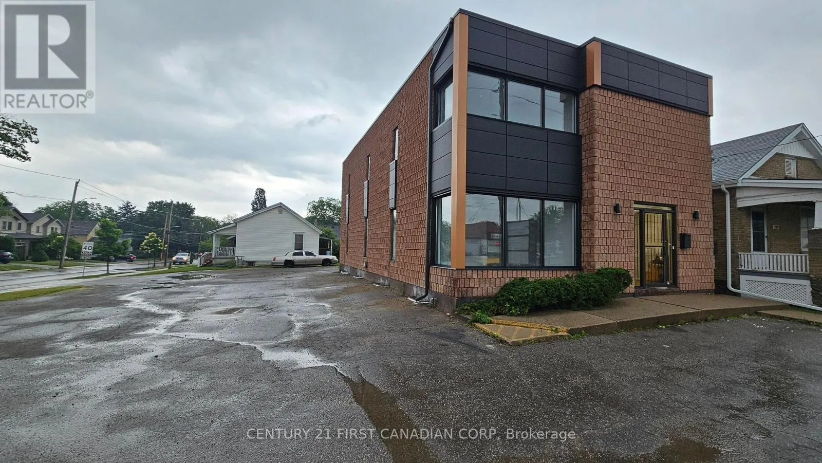 394 WHARNCLIFFE ROAD S