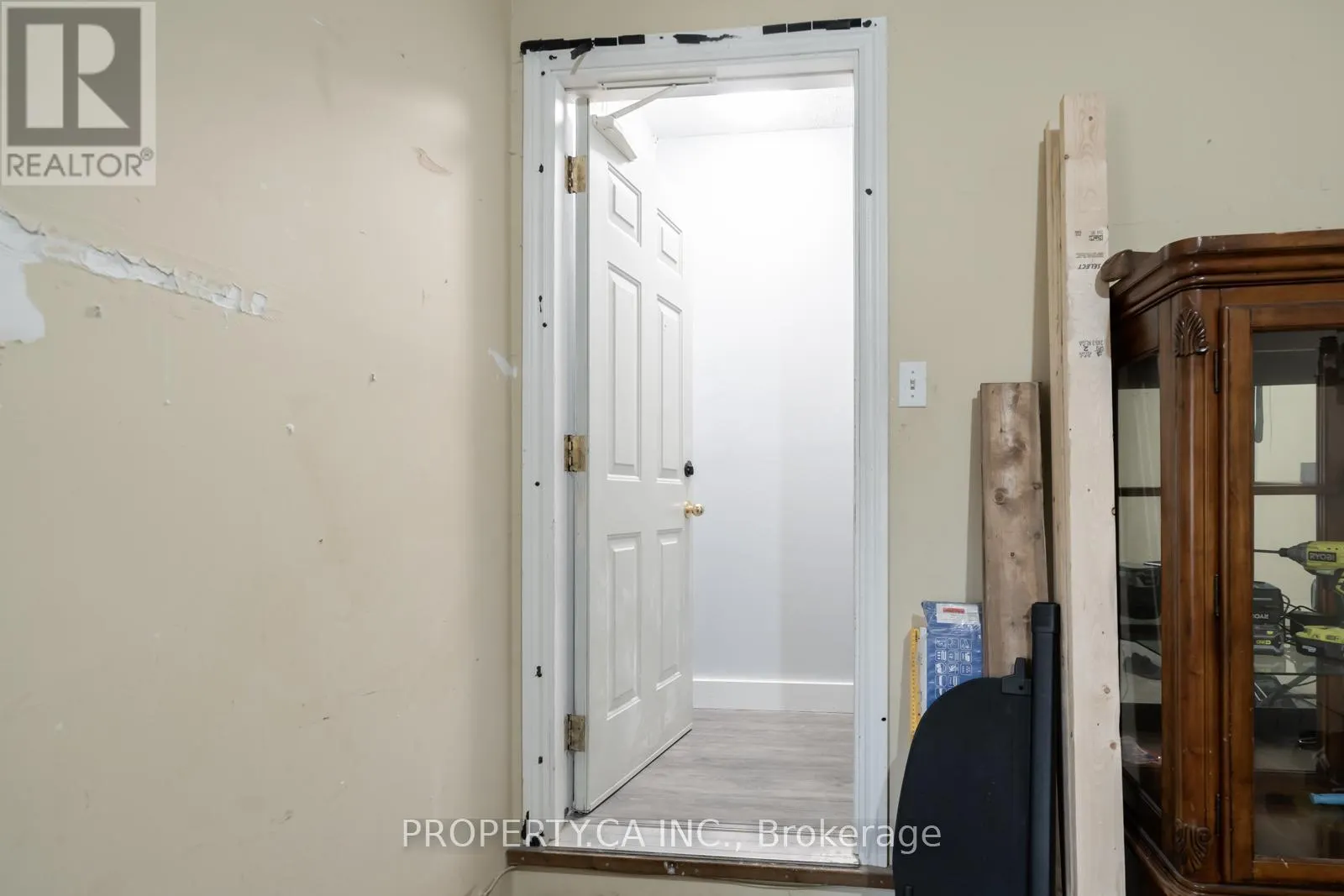 BASEMENT - 128 TREFUSIS STREET