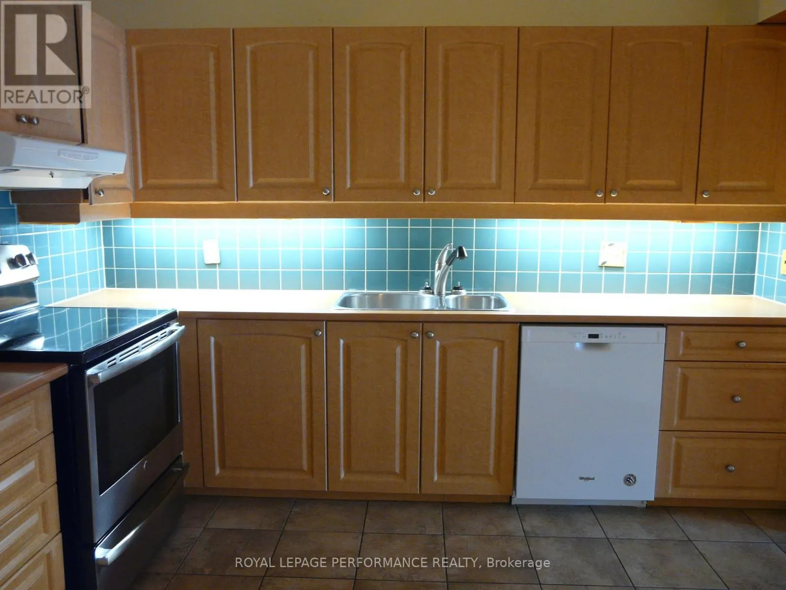 1172 FOXBOROUGH PRIVATE