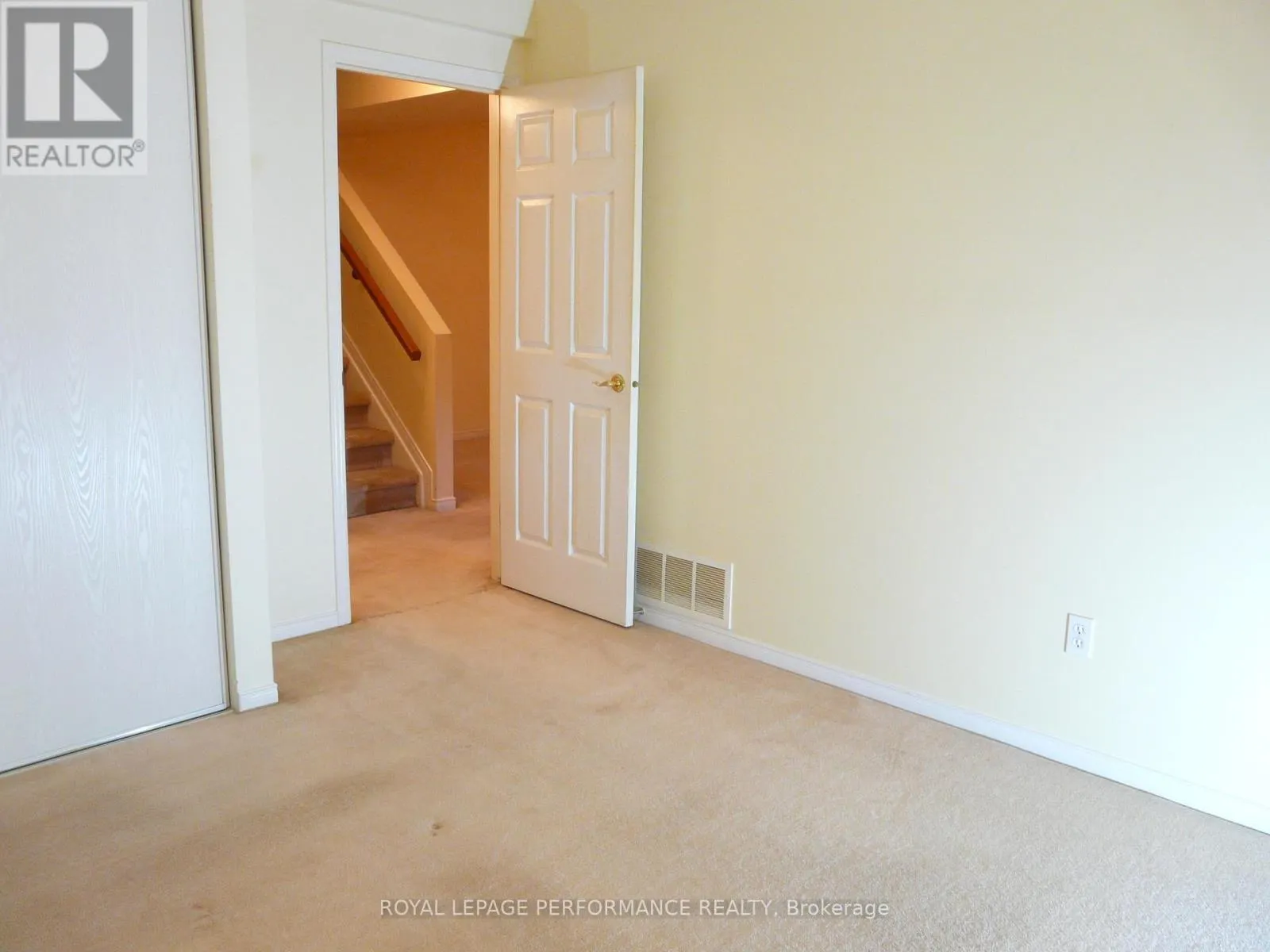 1172 FOXBOROUGH PRIVATE