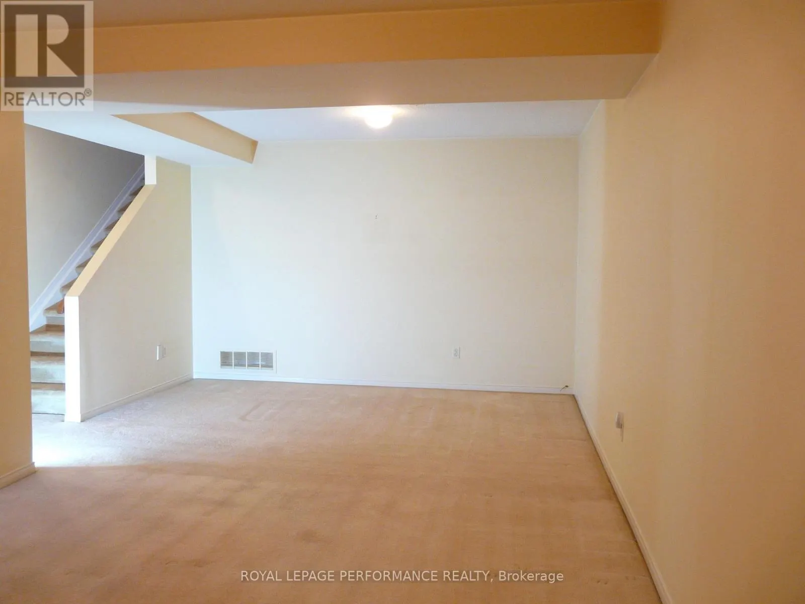 1172 FOXBOROUGH PRIVATE