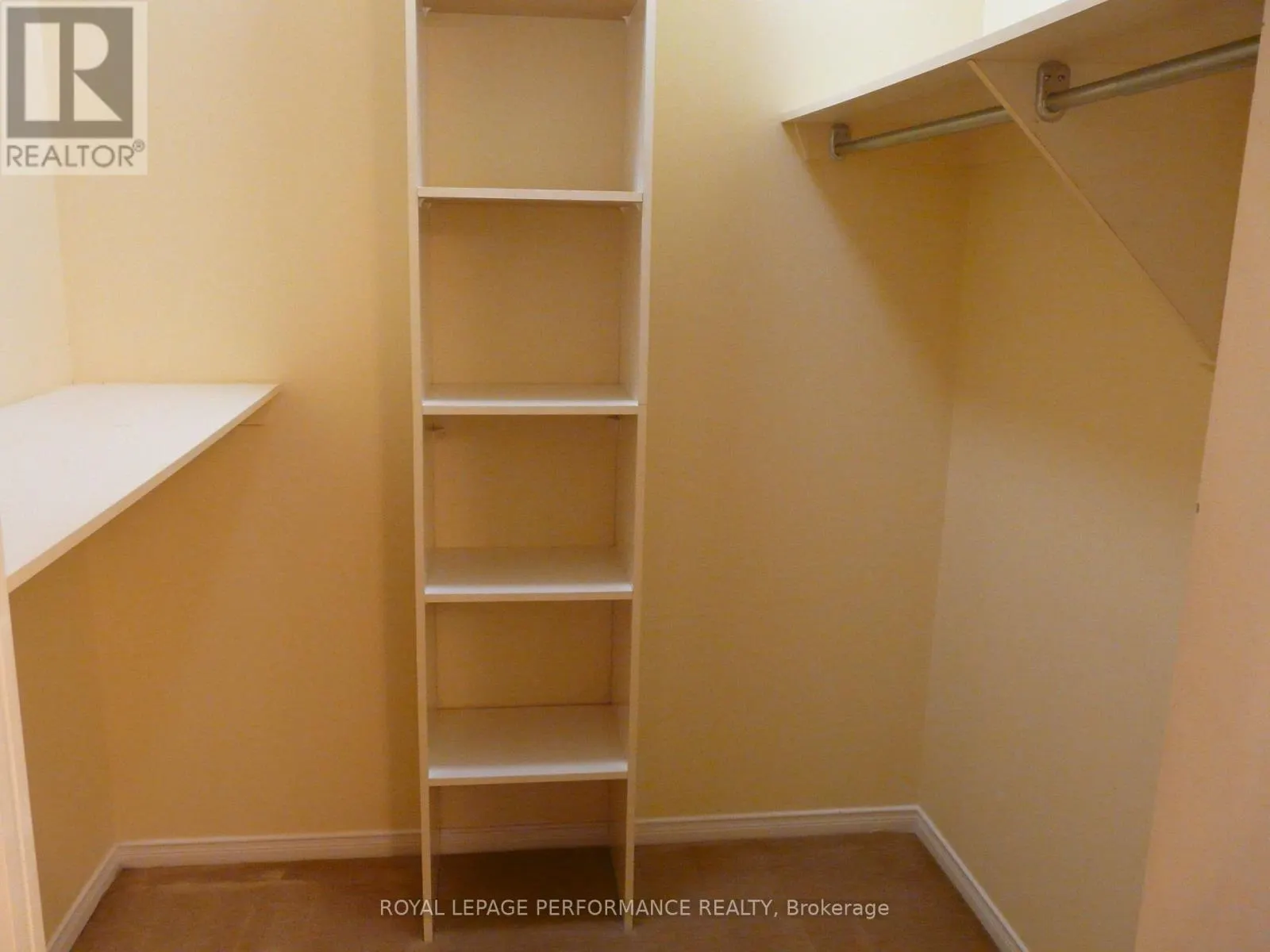 1172 FOXBOROUGH PRIVATE