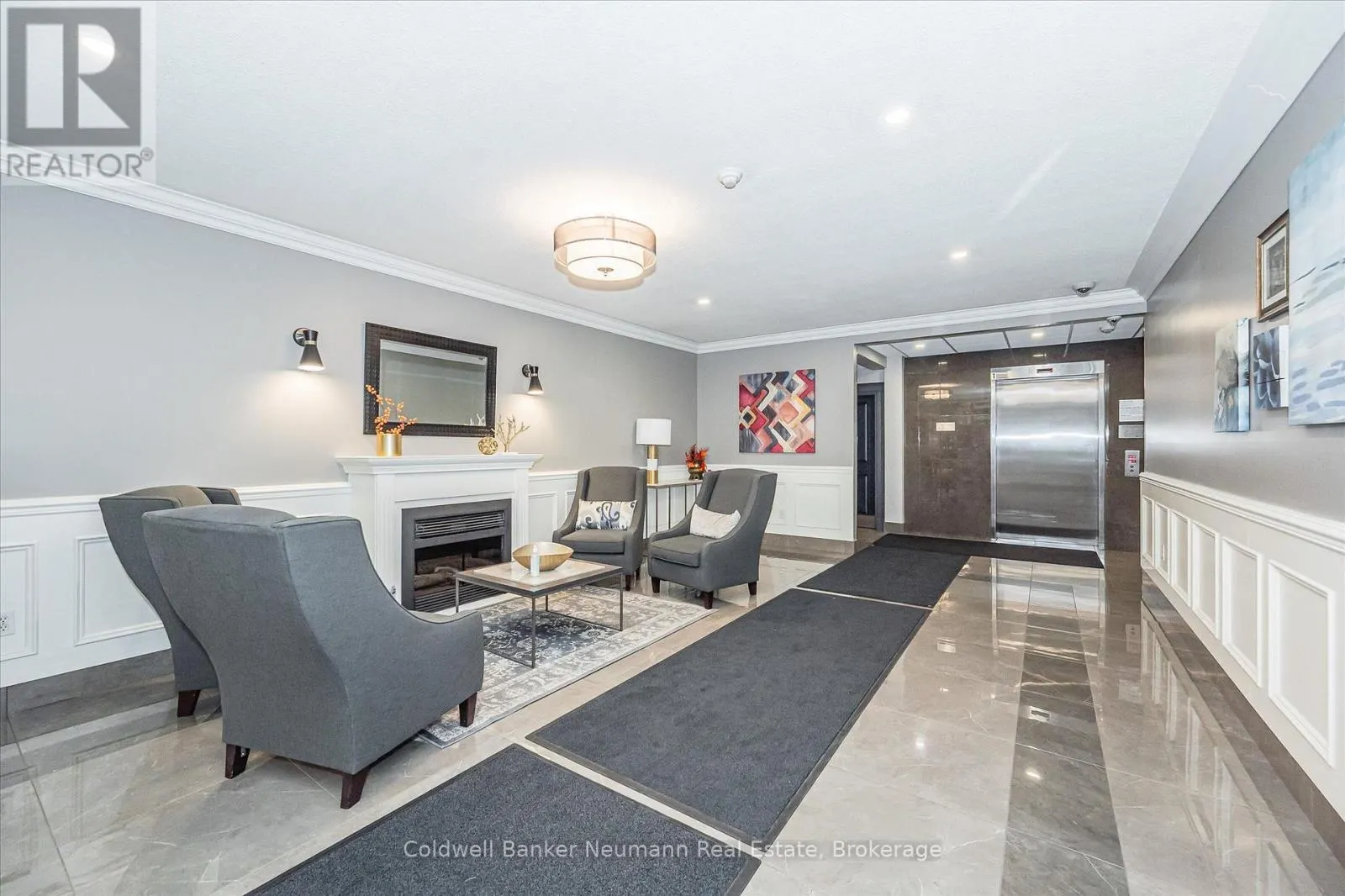 206 - 60 WYNDHAM STREET S, #206