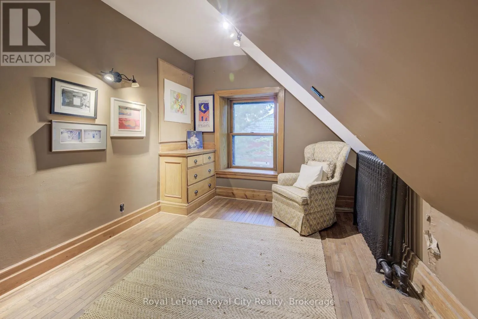 513 ST ANDREW STREET W