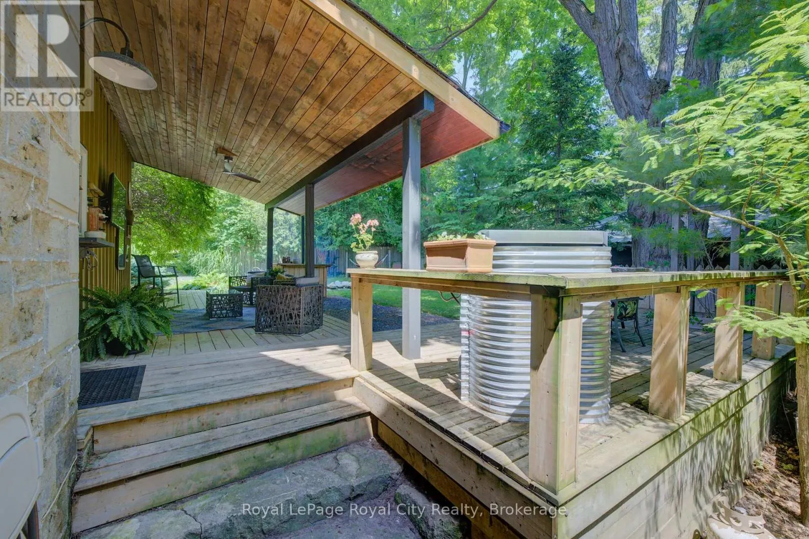 513 ST ANDREW STREET W