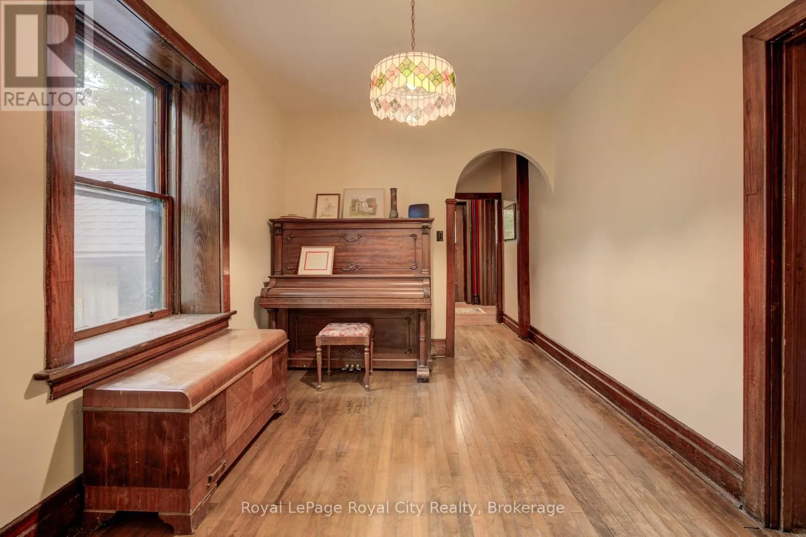 513 ST ANDREW STREET W