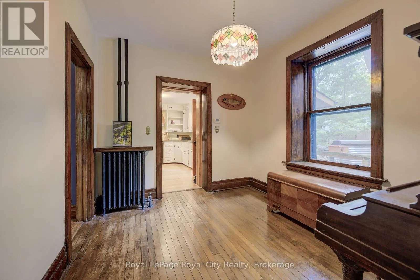 513 ST ANDREW STREET W