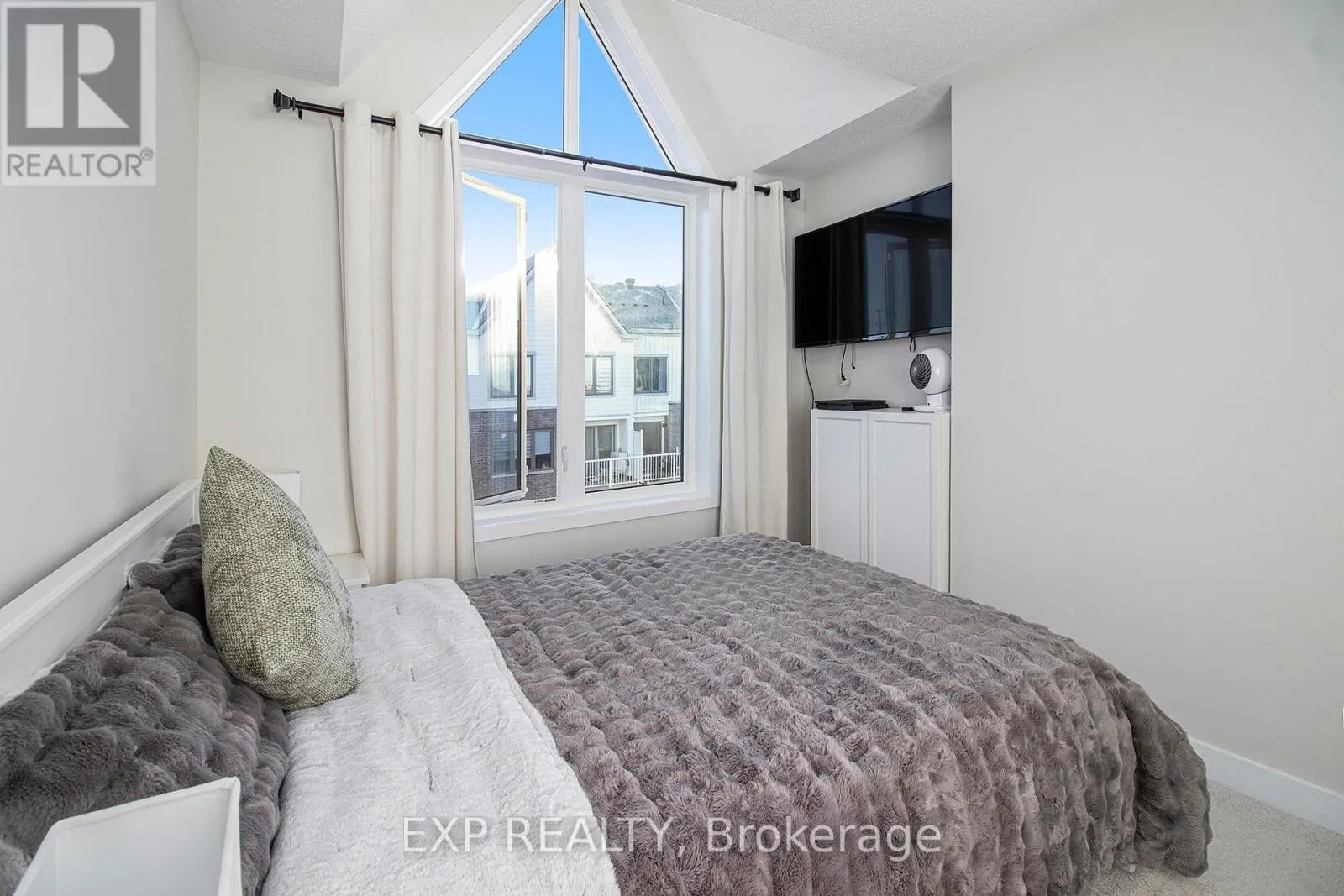 754 KINSTEAD PRIVATE