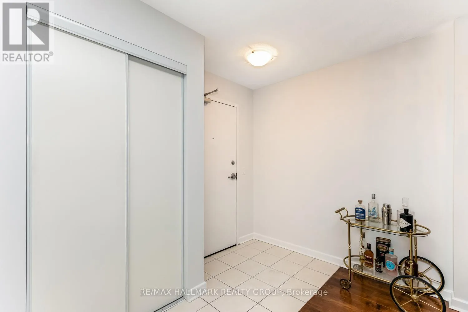 502 - 138 SOMERSET STREET W