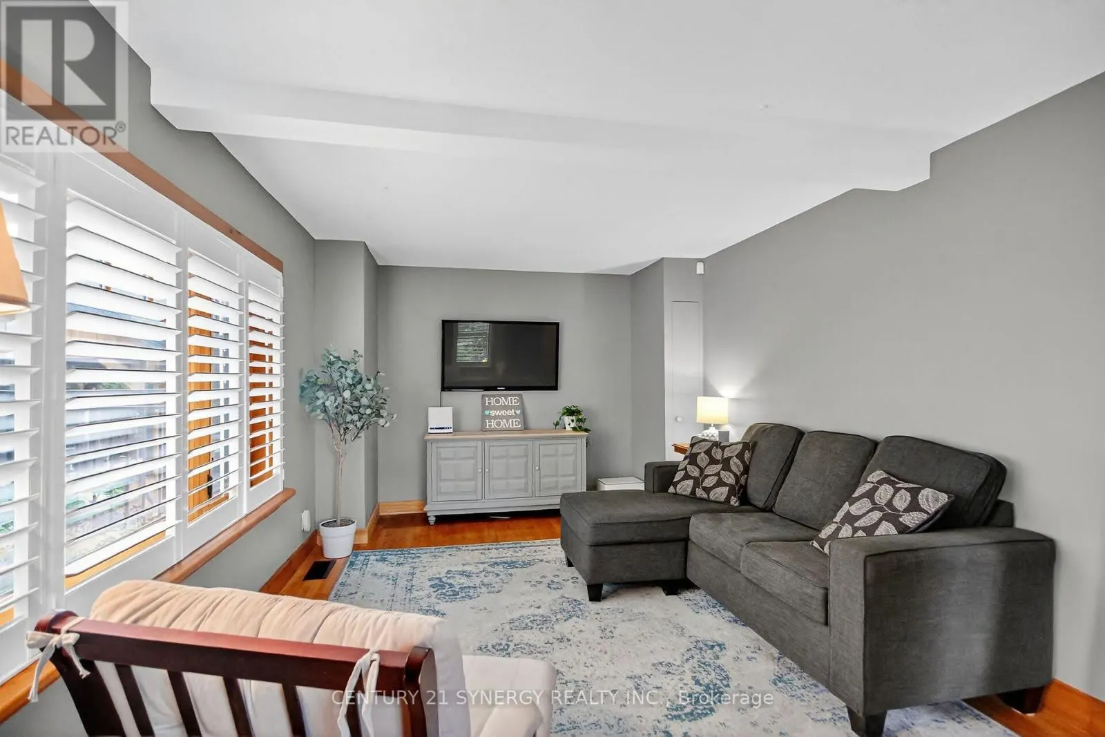 103 QUEEN CHARLOTTE STREET