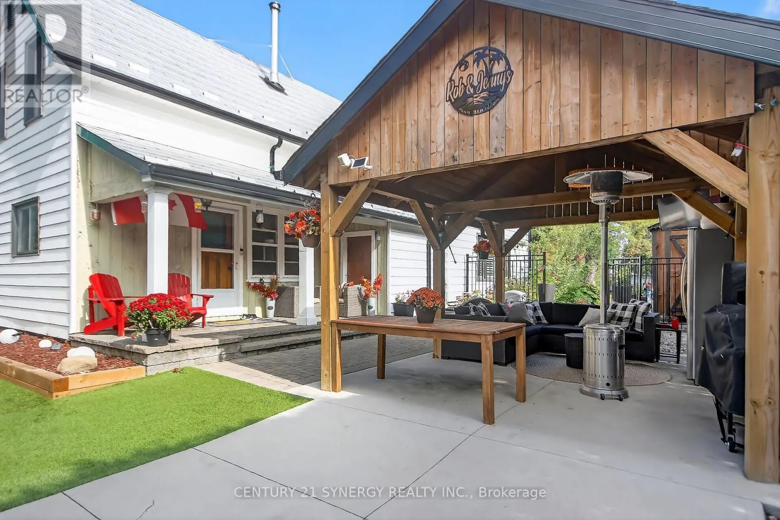 103 QUEEN CHARLOTTE STREET