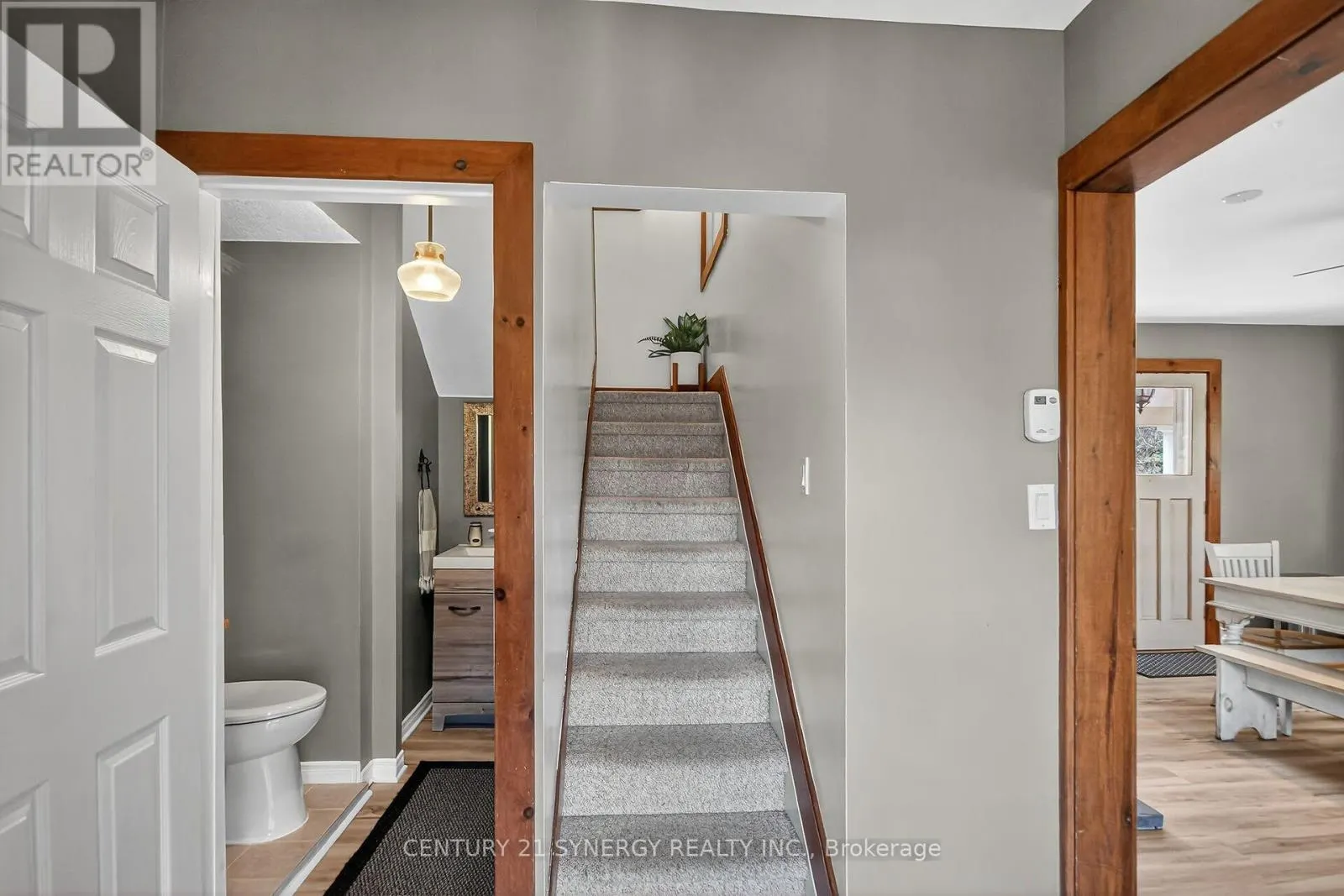 103 QUEEN CHARLOTTE STREET