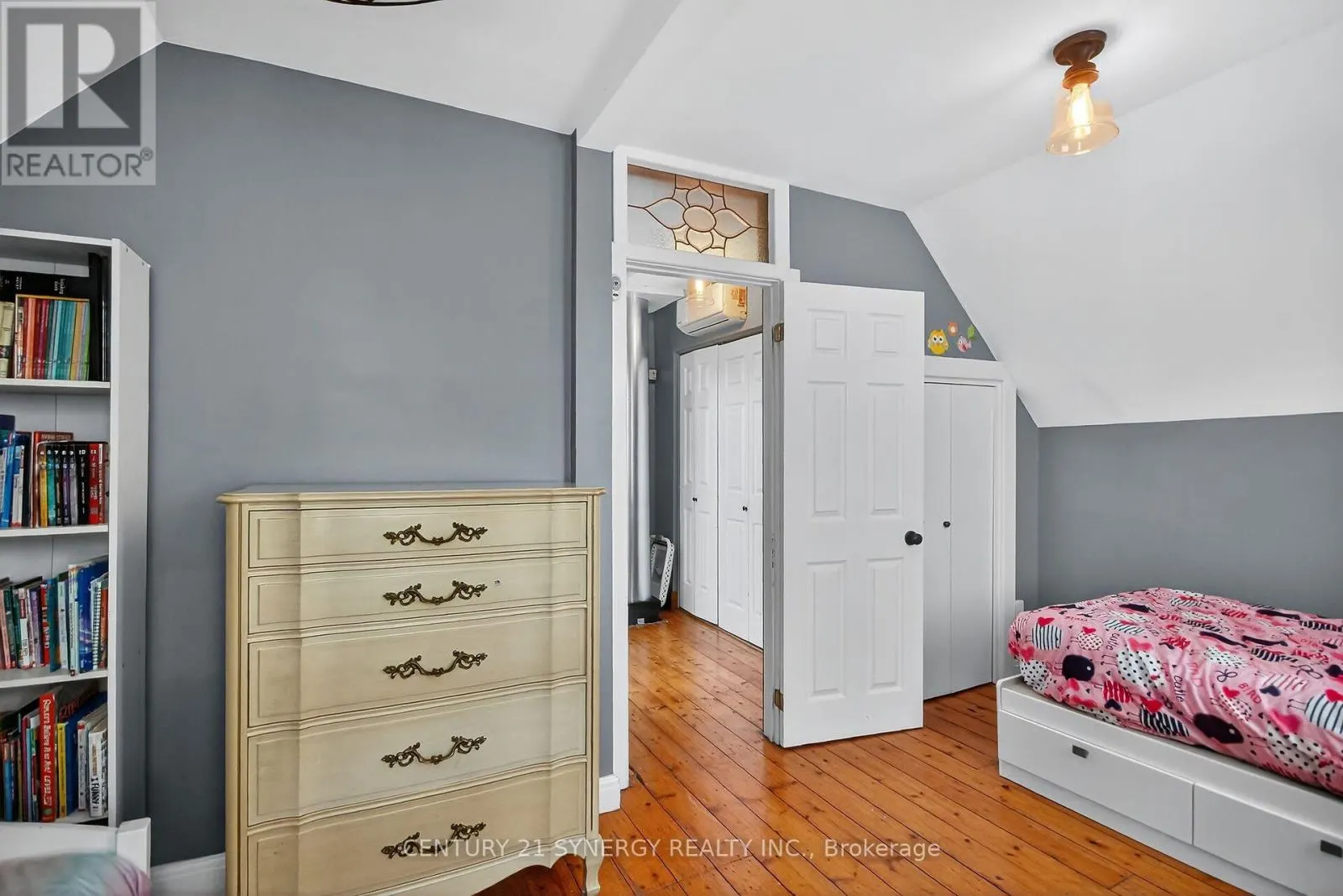 103 QUEEN CHARLOTTE STREET