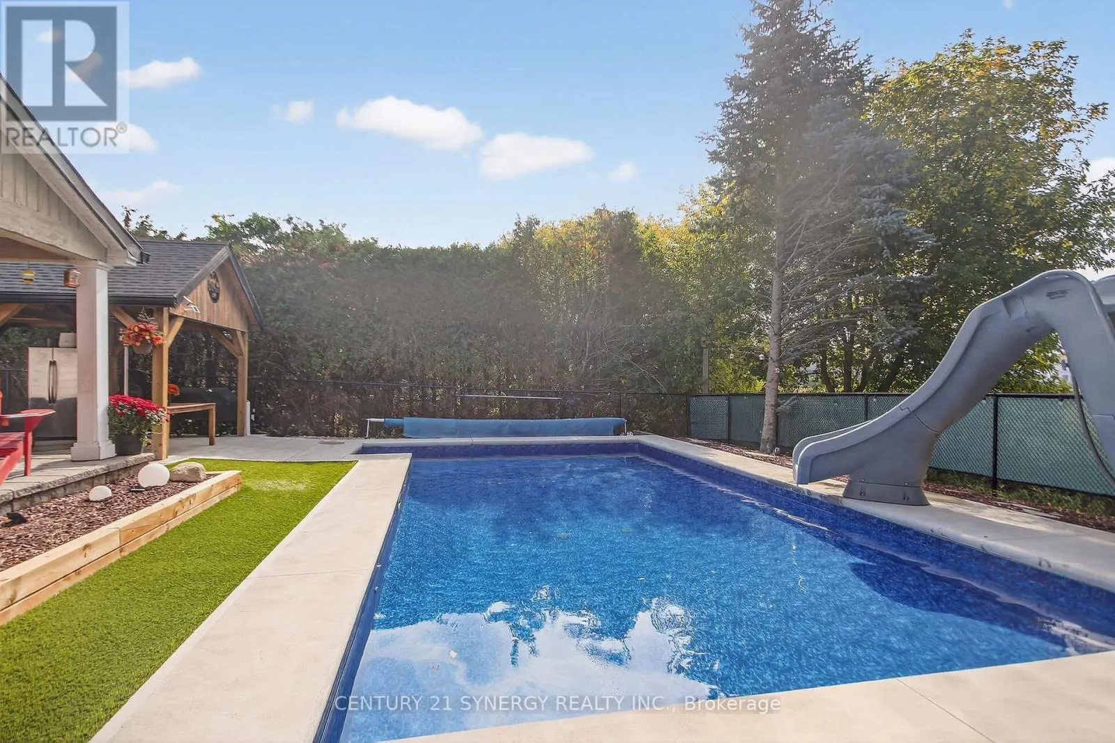 103 QUEEN CHARLOTTE STREET