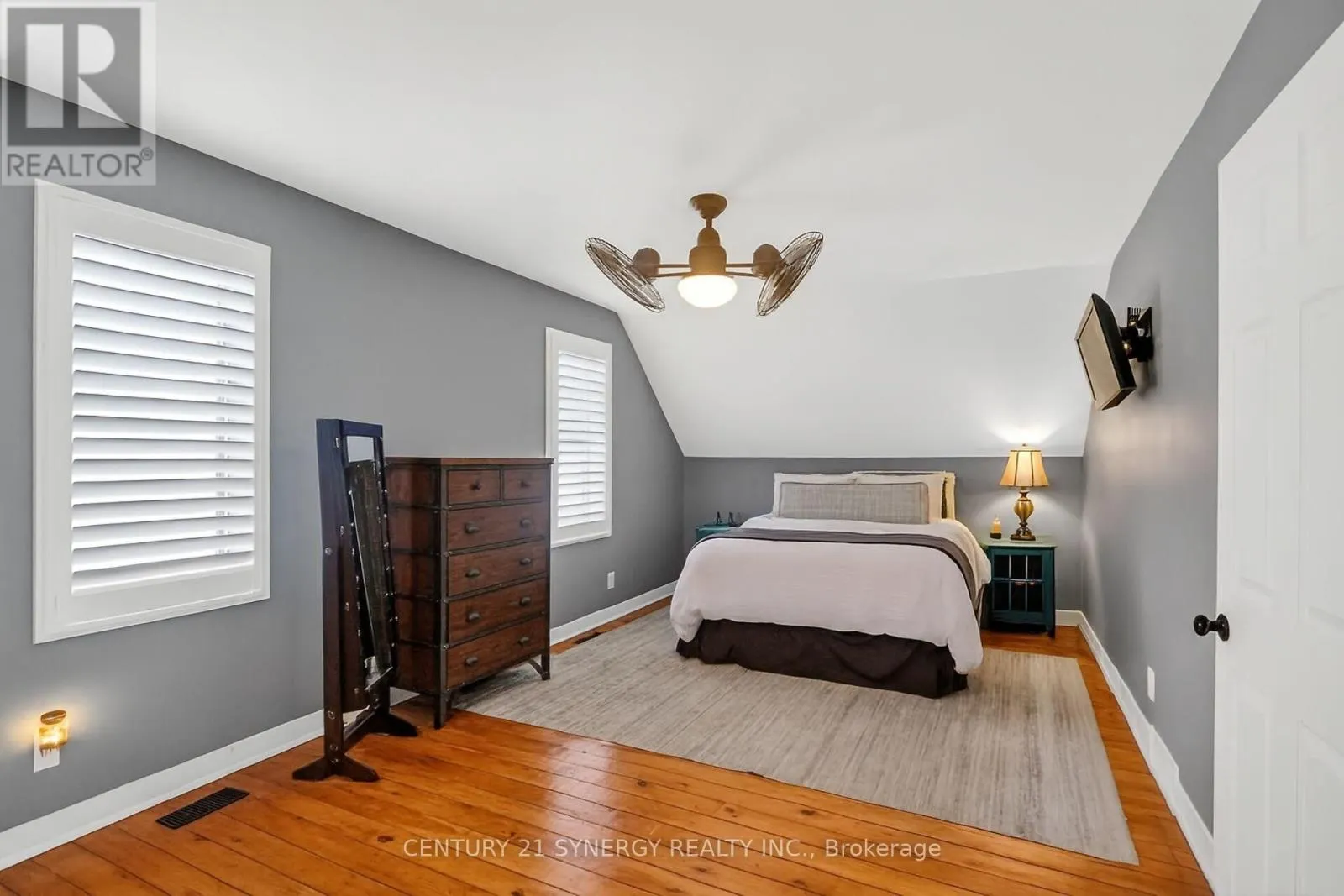 103 QUEEN CHARLOTTE STREET