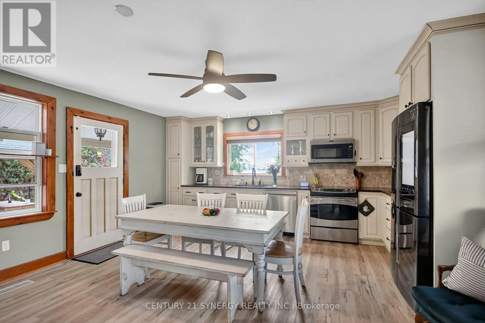 103 QUEEN CHARLOTTE STREET