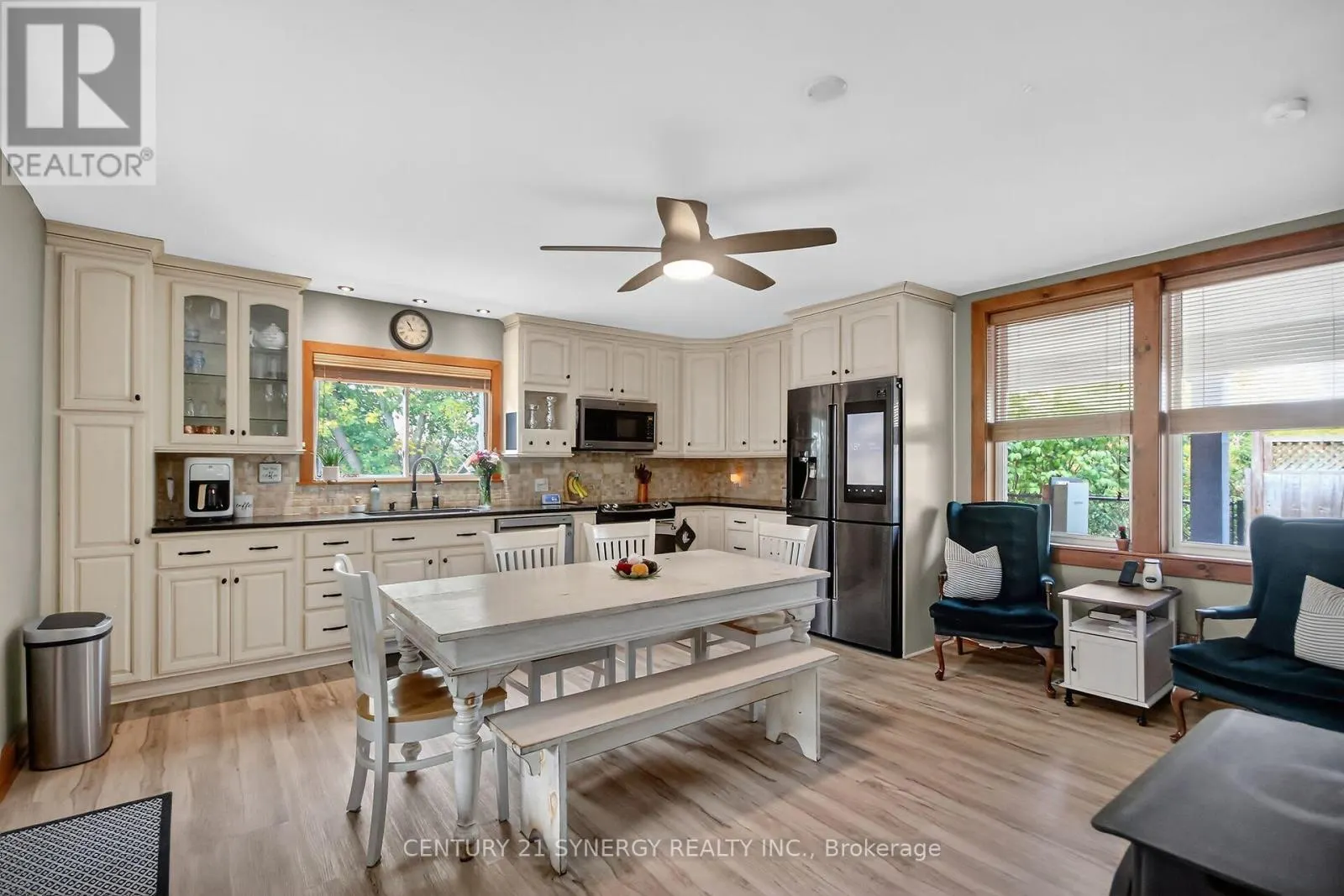 103 QUEEN CHARLOTTE STREET