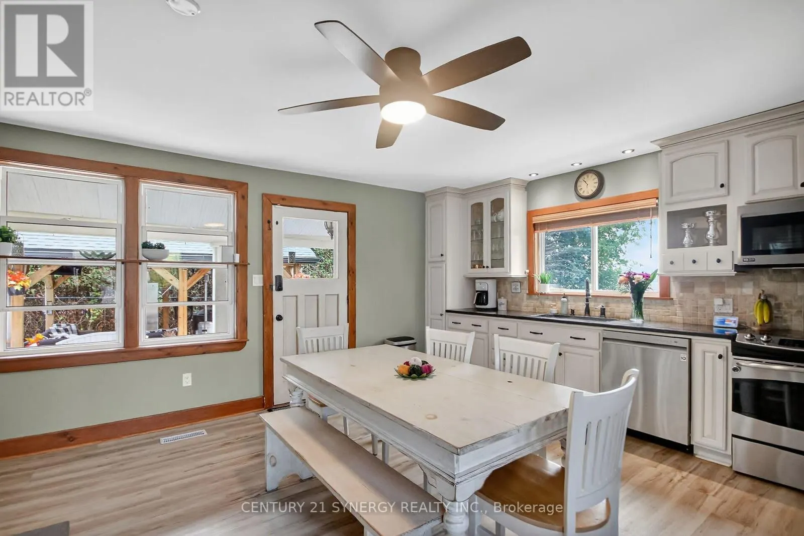 103 QUEEN CHARLOTTE STREET