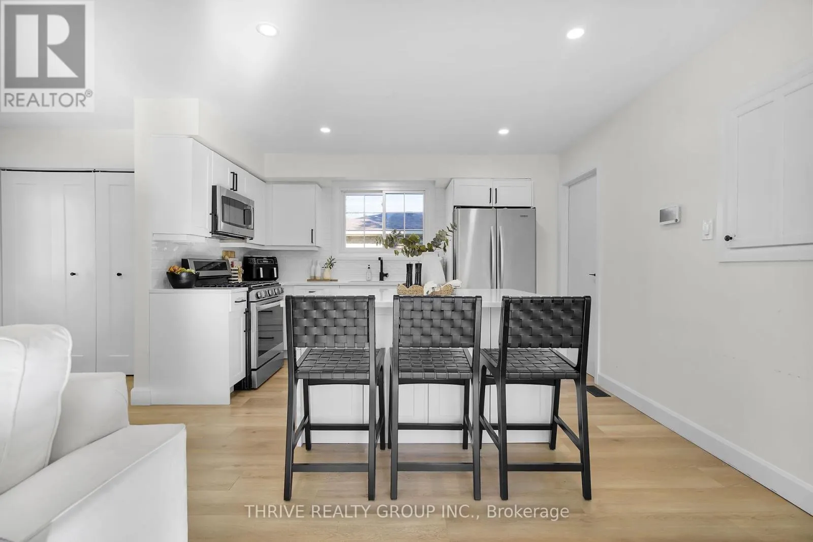 122 ST LAWRENCE BOULEVARD