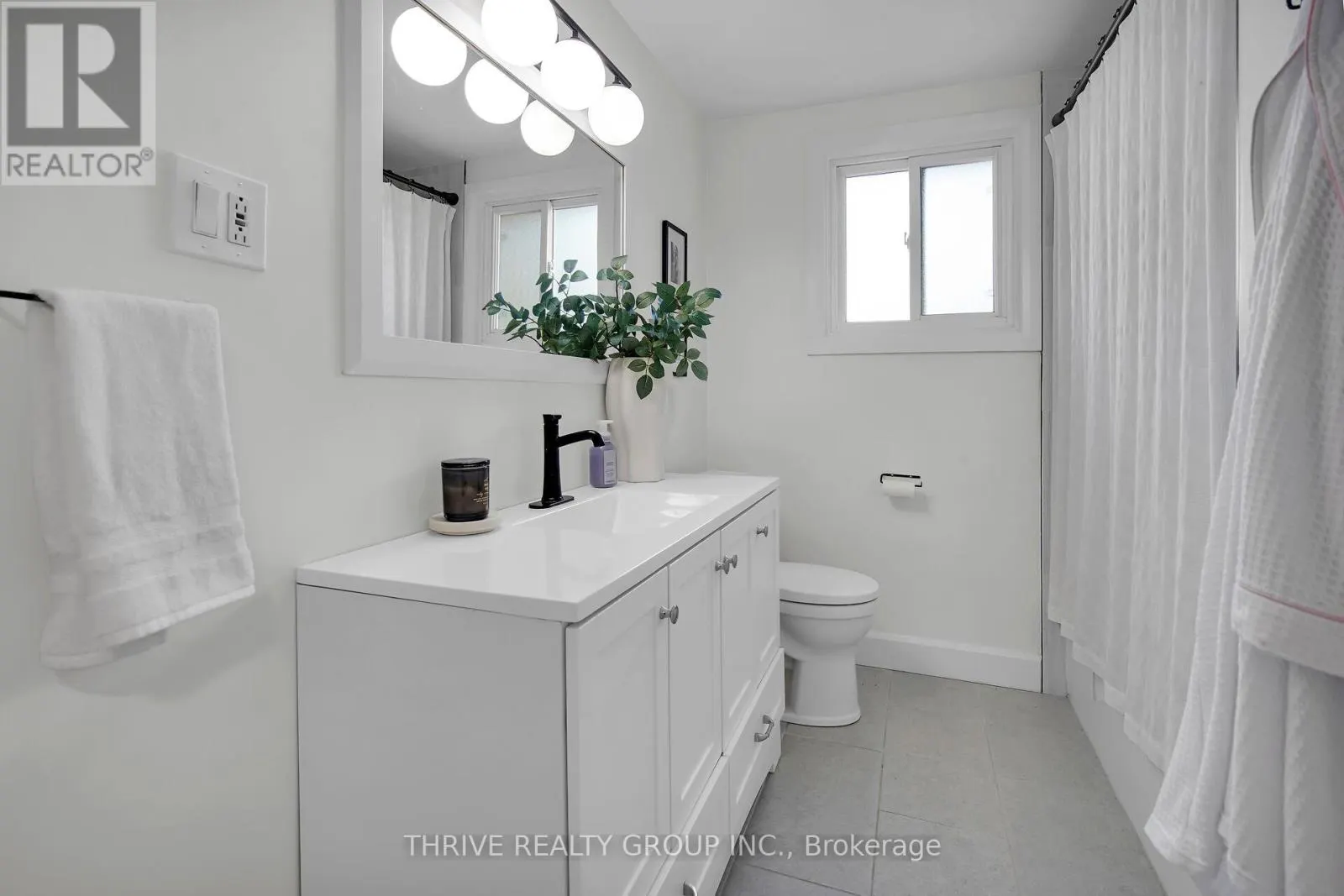 122 ST LAWRENCE BOULEVARD